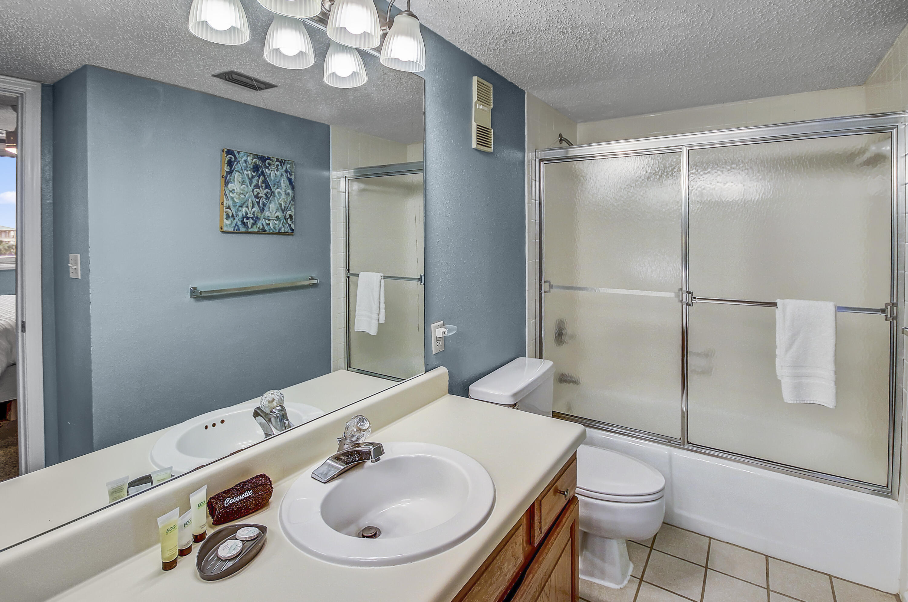 ISLANDER CONDO PH 2 - Residential