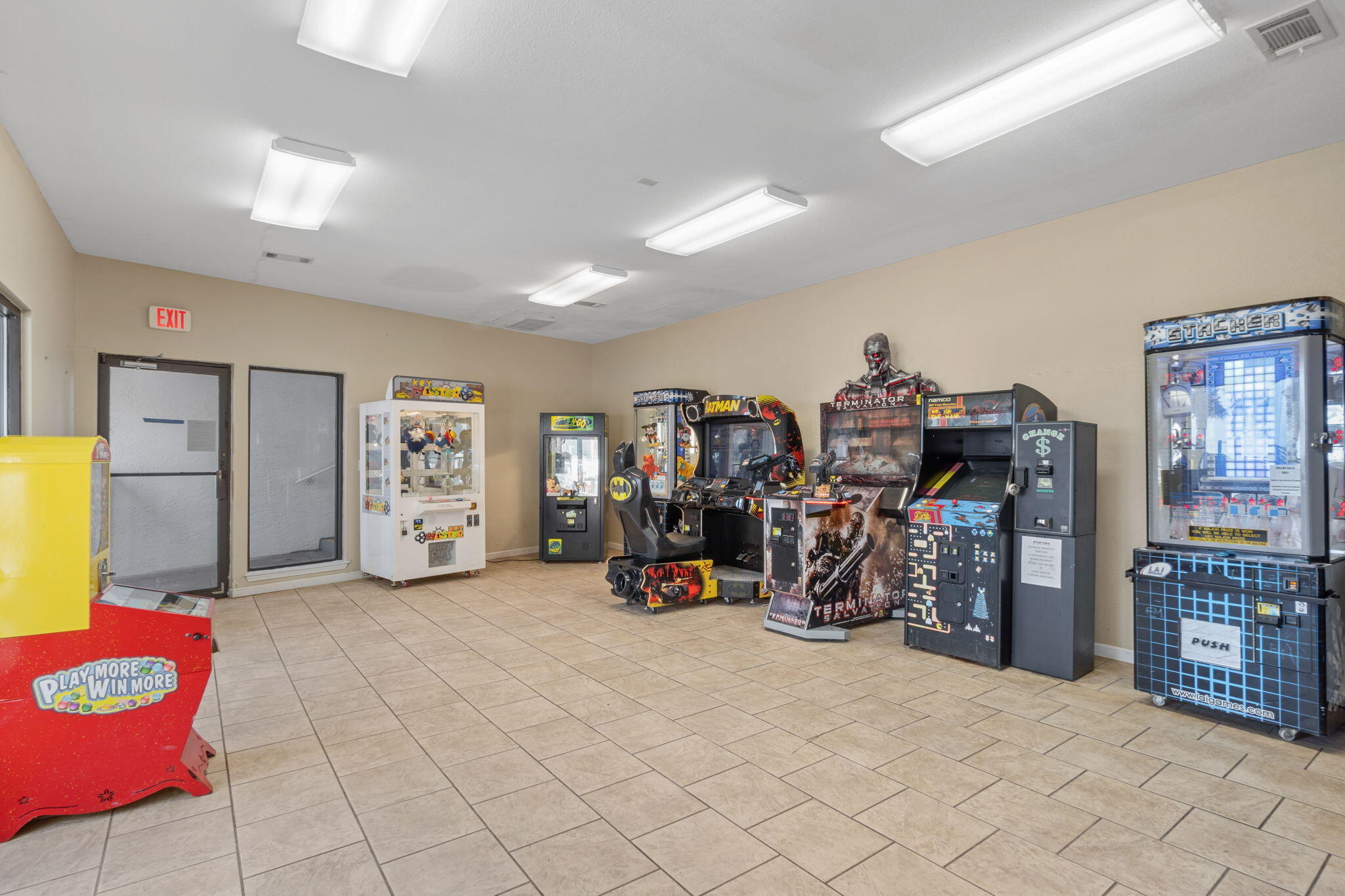 MAINSAIL CONDO PH 1 - Residential
