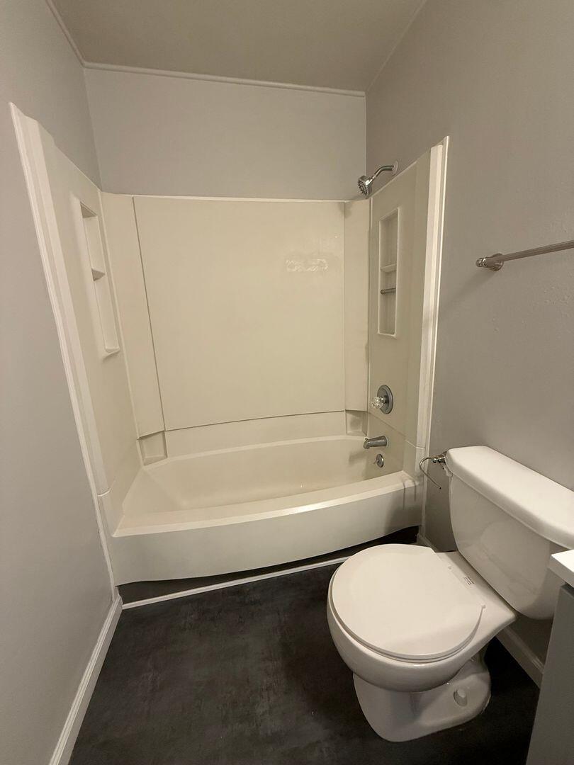 BROWNSVILLE STATION - Residential Lease