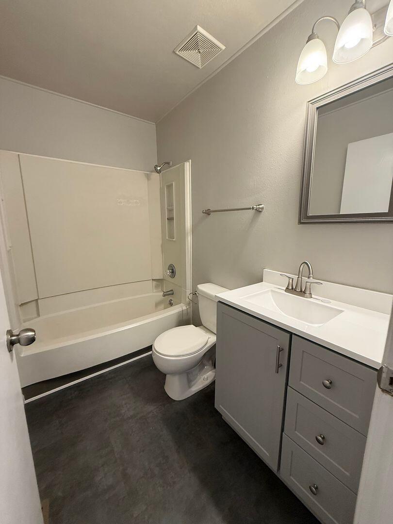 BROWNSVILLE STATION - Residential Lease