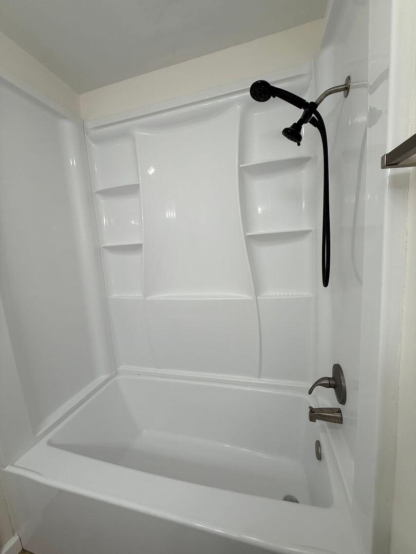 BROWNSVILLE STATION - Residential Lease