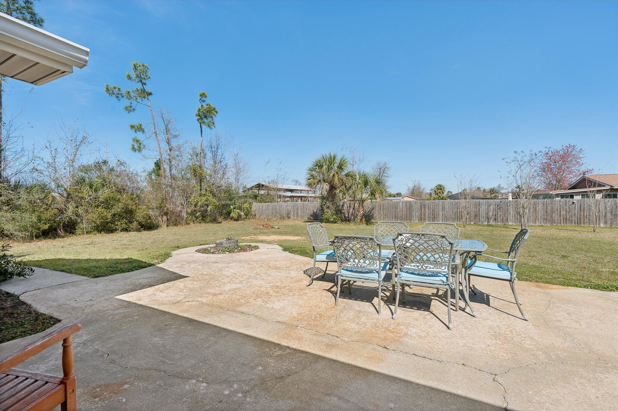COLLEGE POINT - Residential