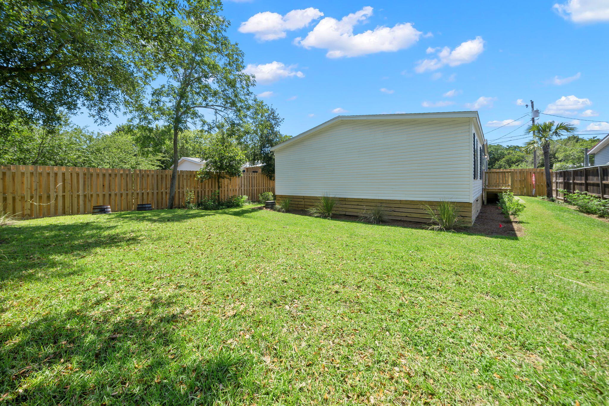 NO RECORDED SUBDIVISION - Residential