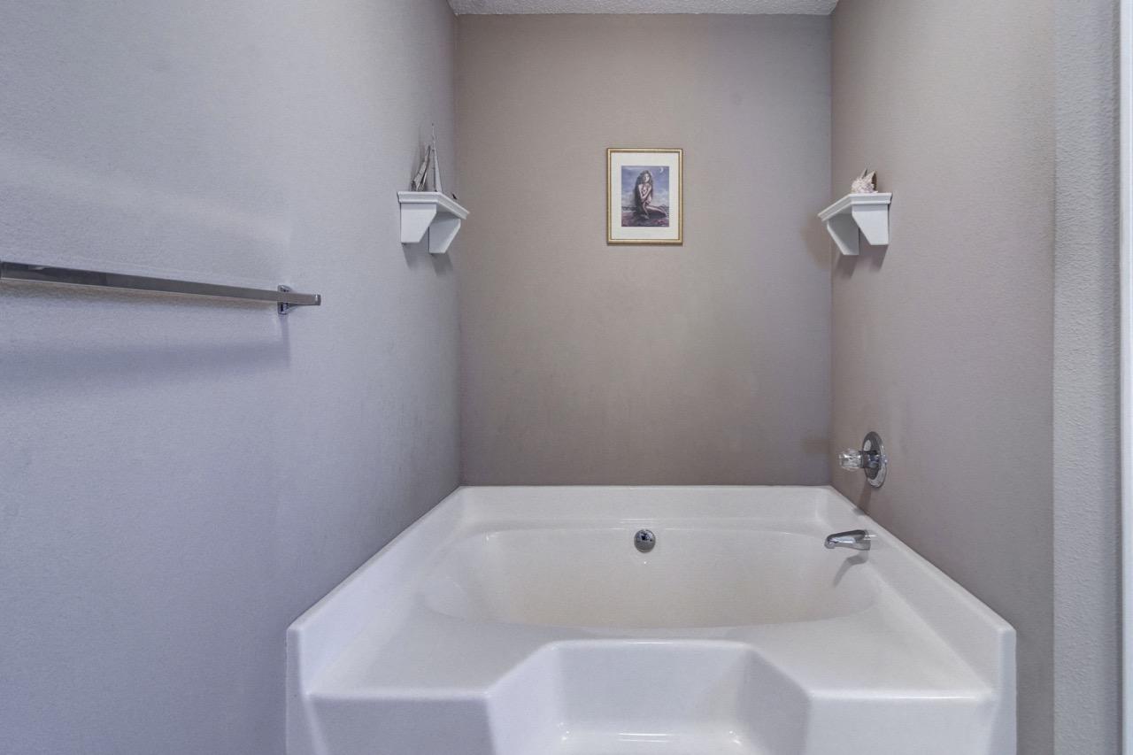 HAMPTON RIDGE ESTATES - Residential