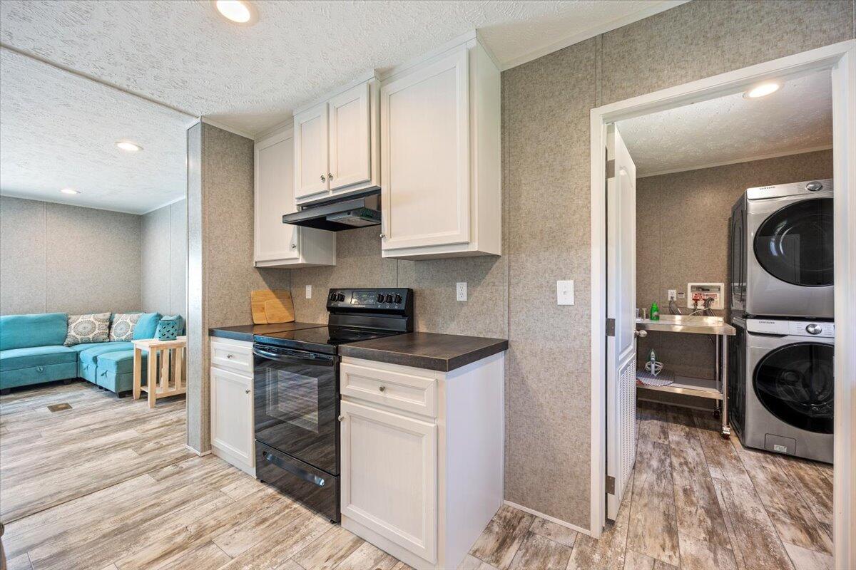 DE GALVEZ HIGHLANDS - Residential