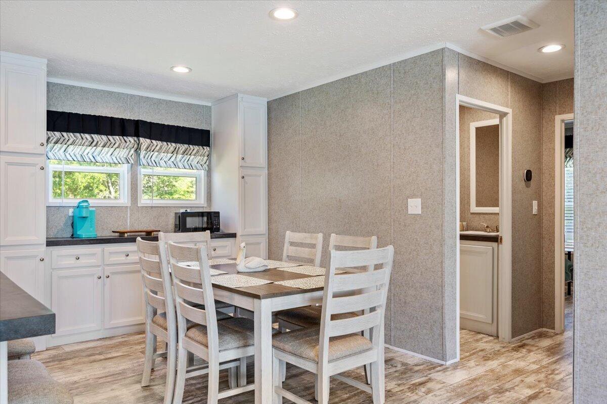 DE GALVEZ HIGHLANDS - Residential