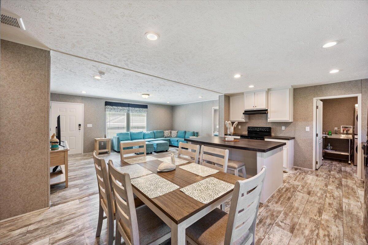 DE GALVEZ HIGHLANDS - Residential