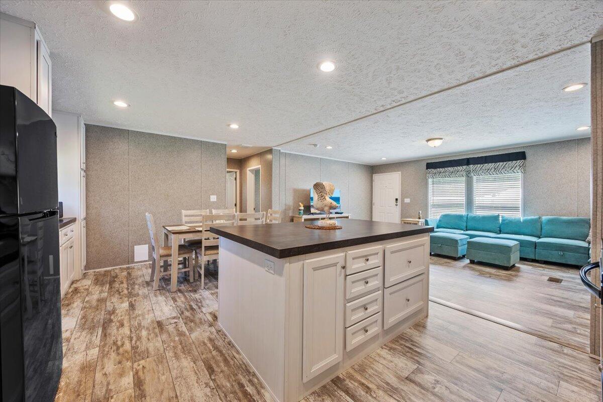 DE GALVEZ HIGHLANDS - Residential