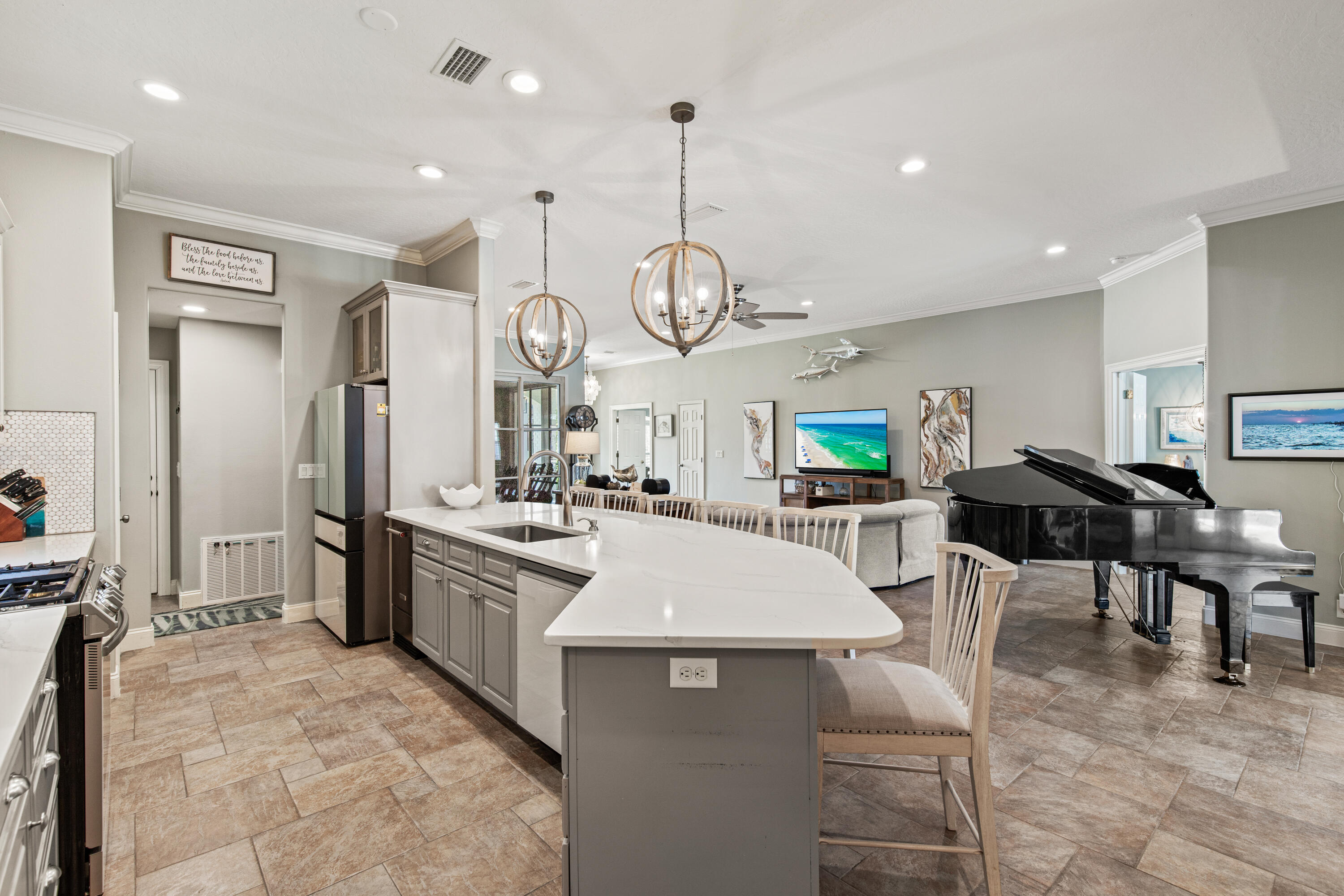 AVALON BEACH ESTATES - Residential