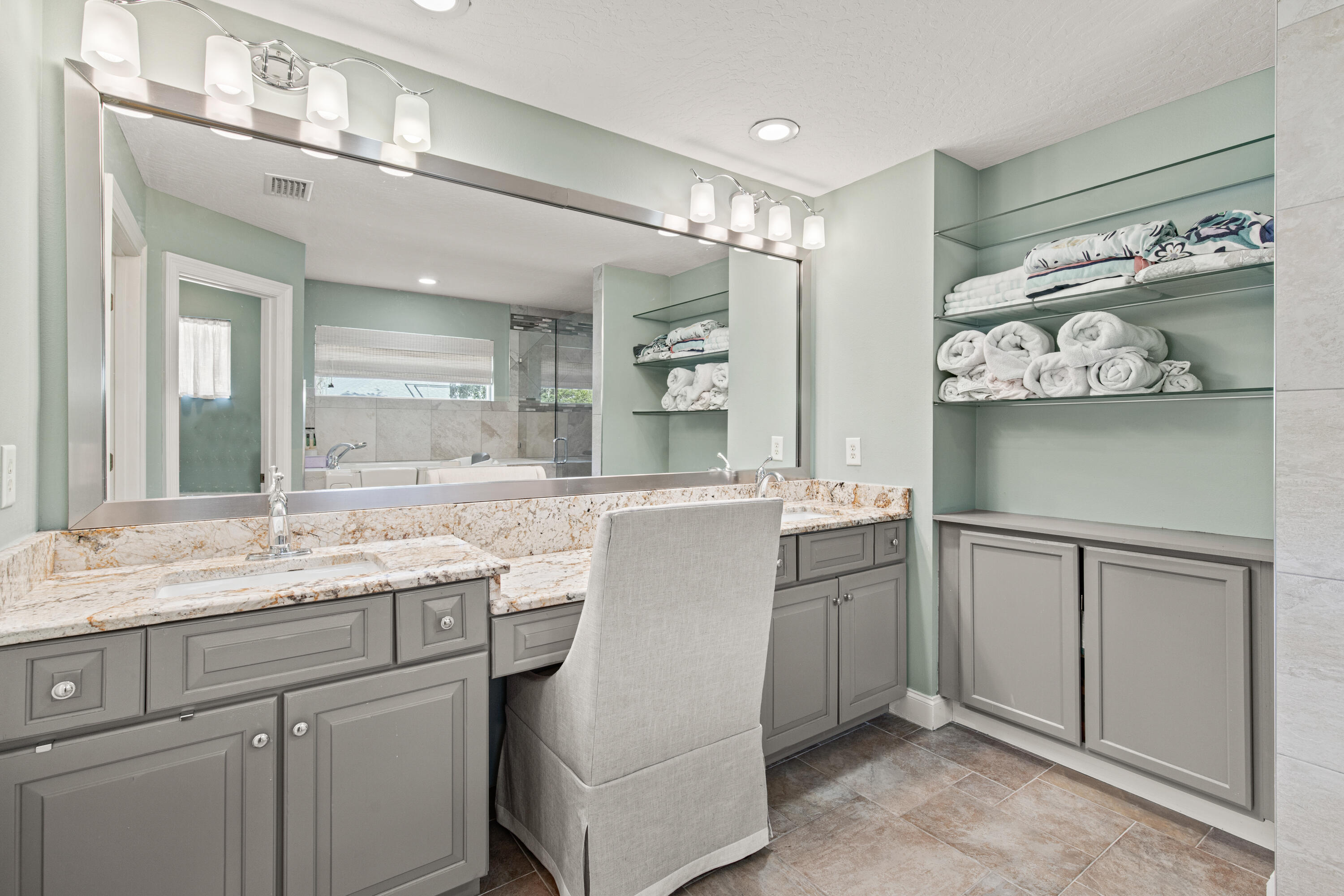 AVALON BEACH ESTATES - Residential