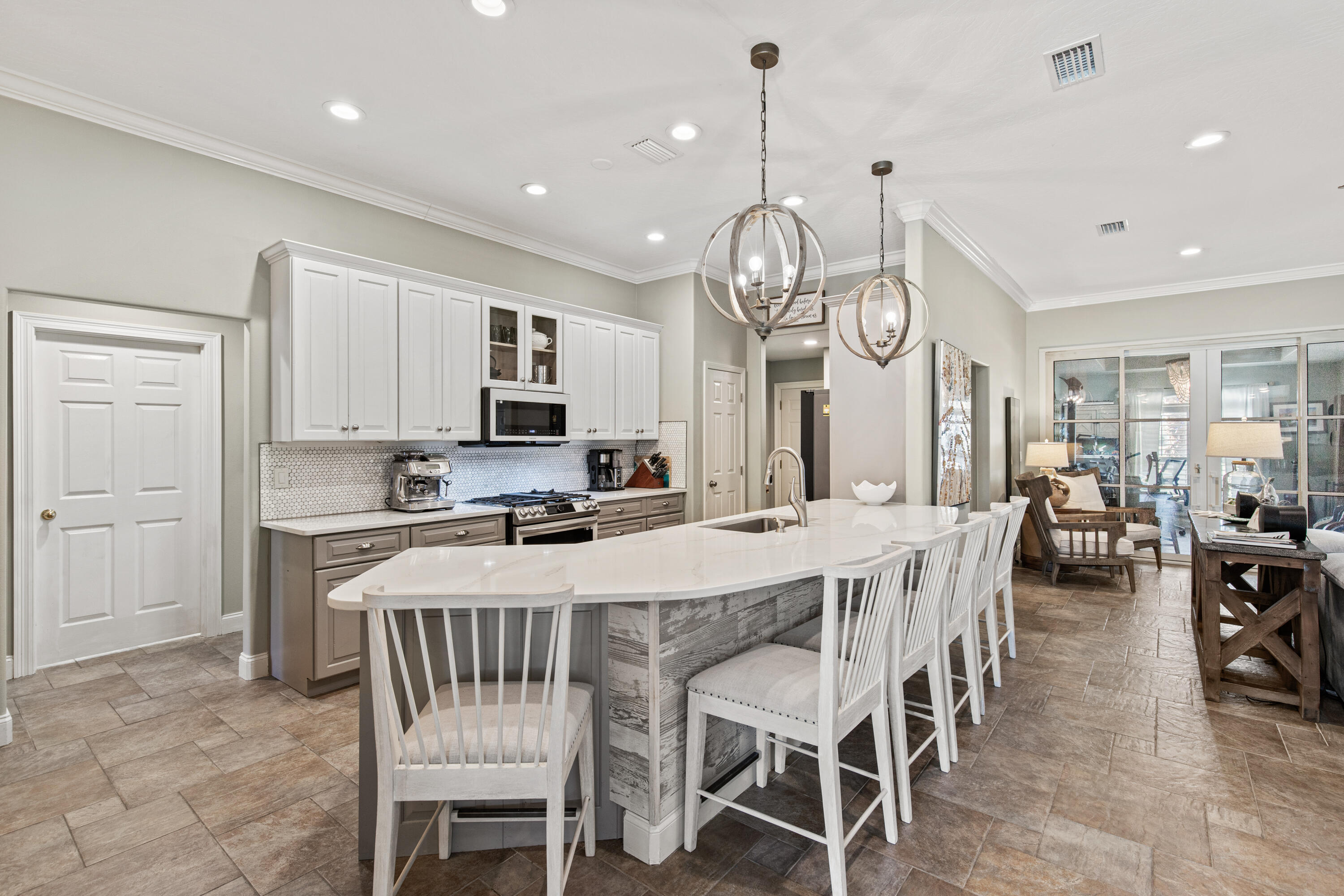 AVALON BEACH ESTATES - Residential