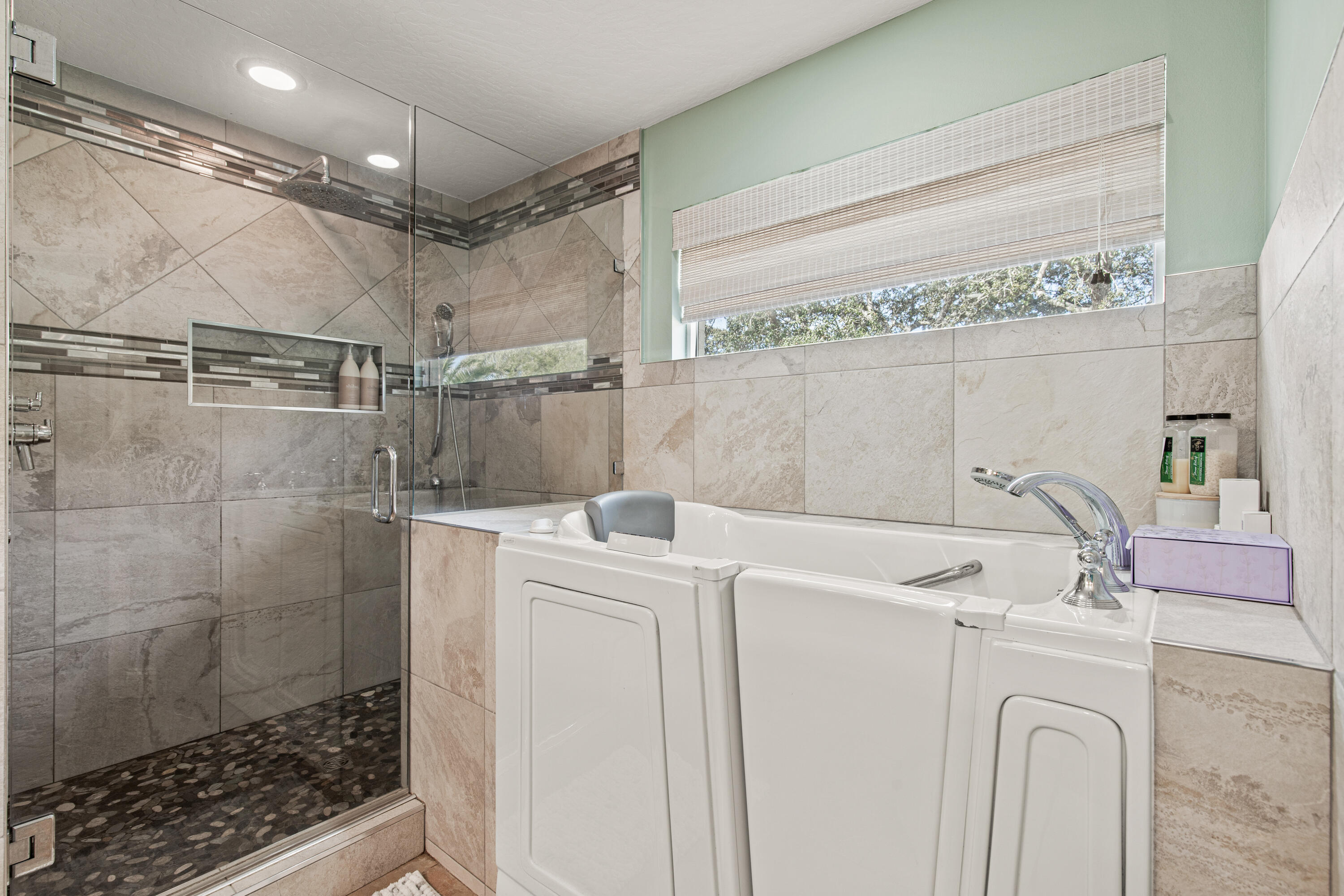 AVALON BEACH ESTATES - Residential