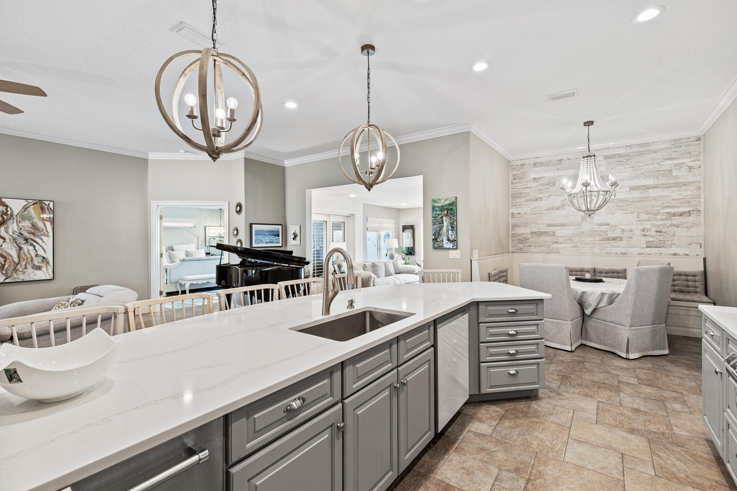 AVALON BEACH ESTATES - Residential