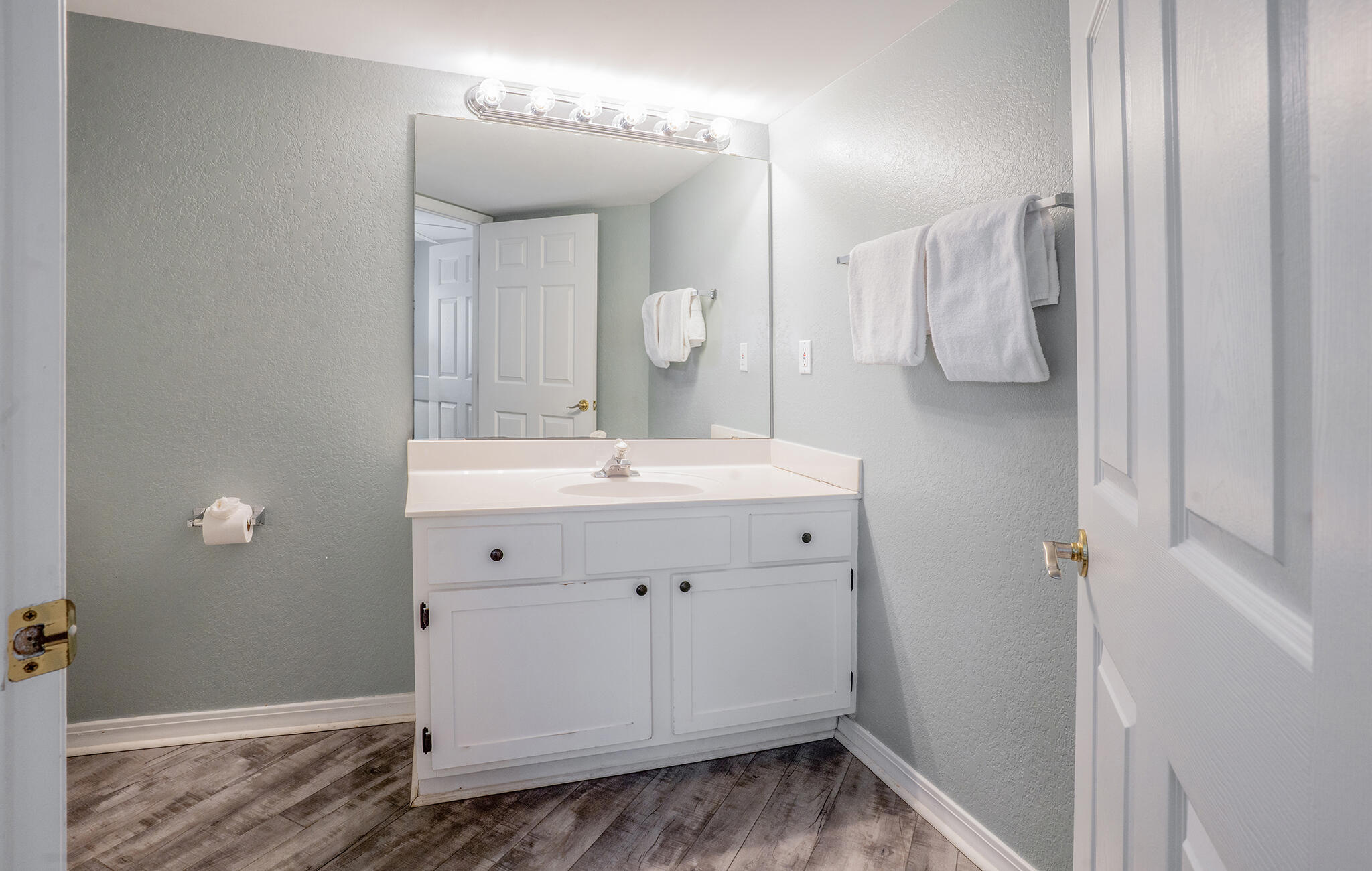 ISLANDER BEACH RESORT CONDO - Residential