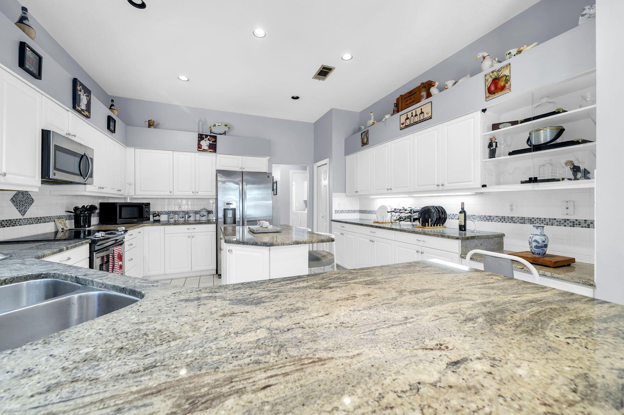 PARKWOOD ESTATES PH 1 BLUEWATER BAY - Residential