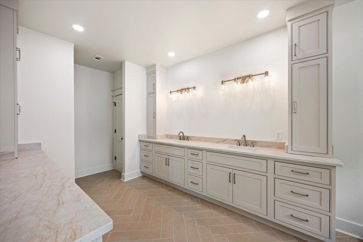 DESTIN MORENO POINT - Residential