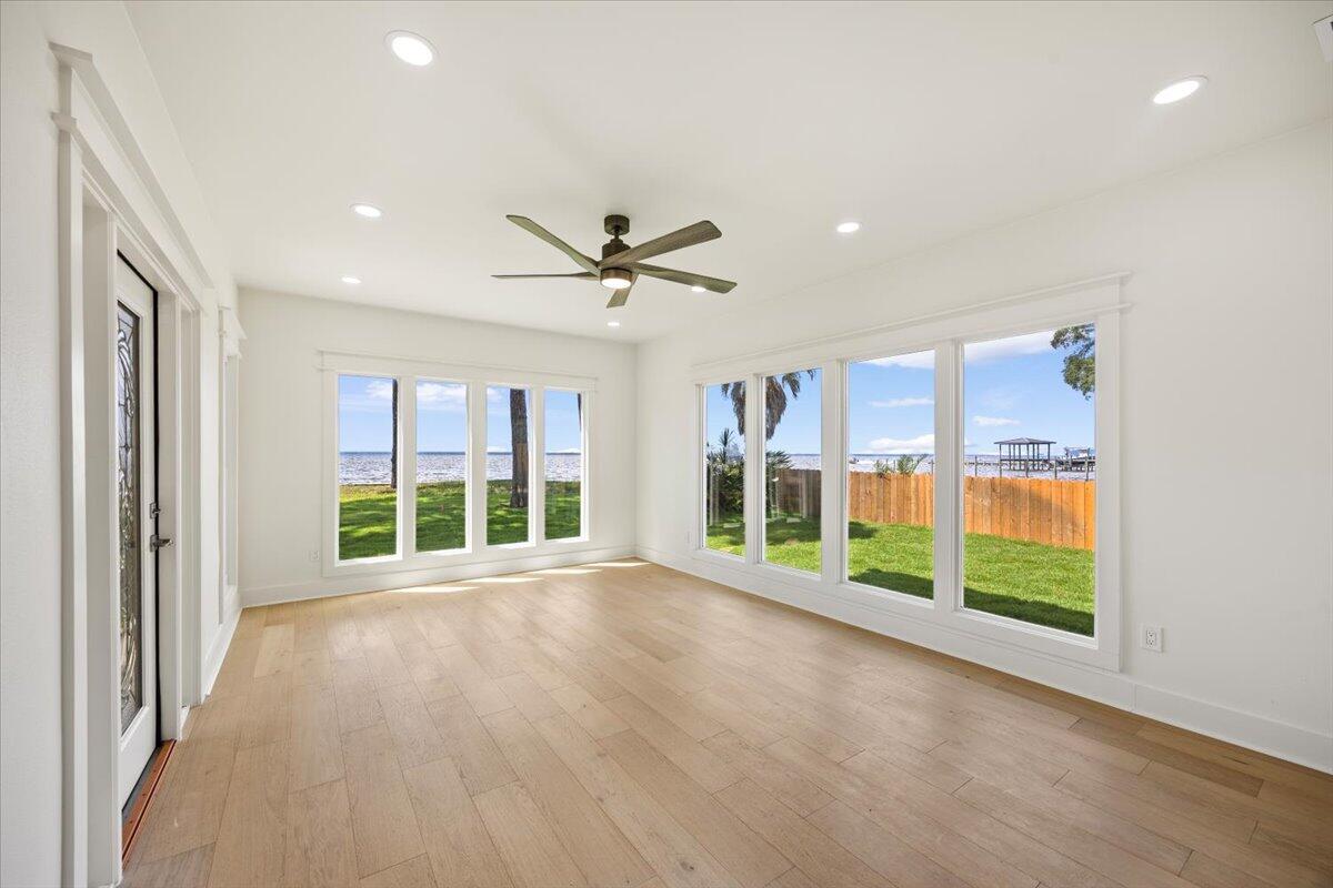 DESTIN MORENO POINT - Residential