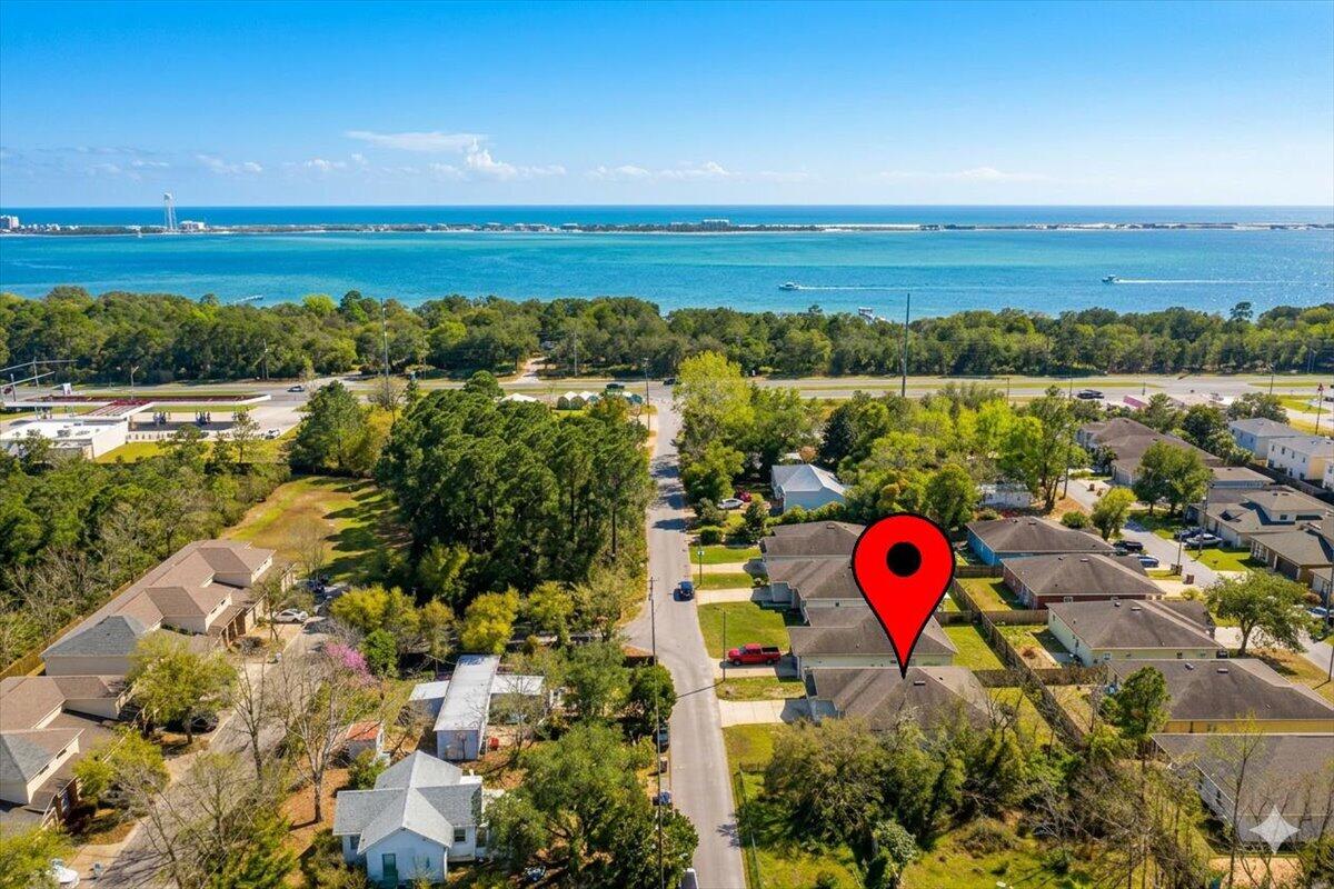 CRYSTAL SHORES - Residential