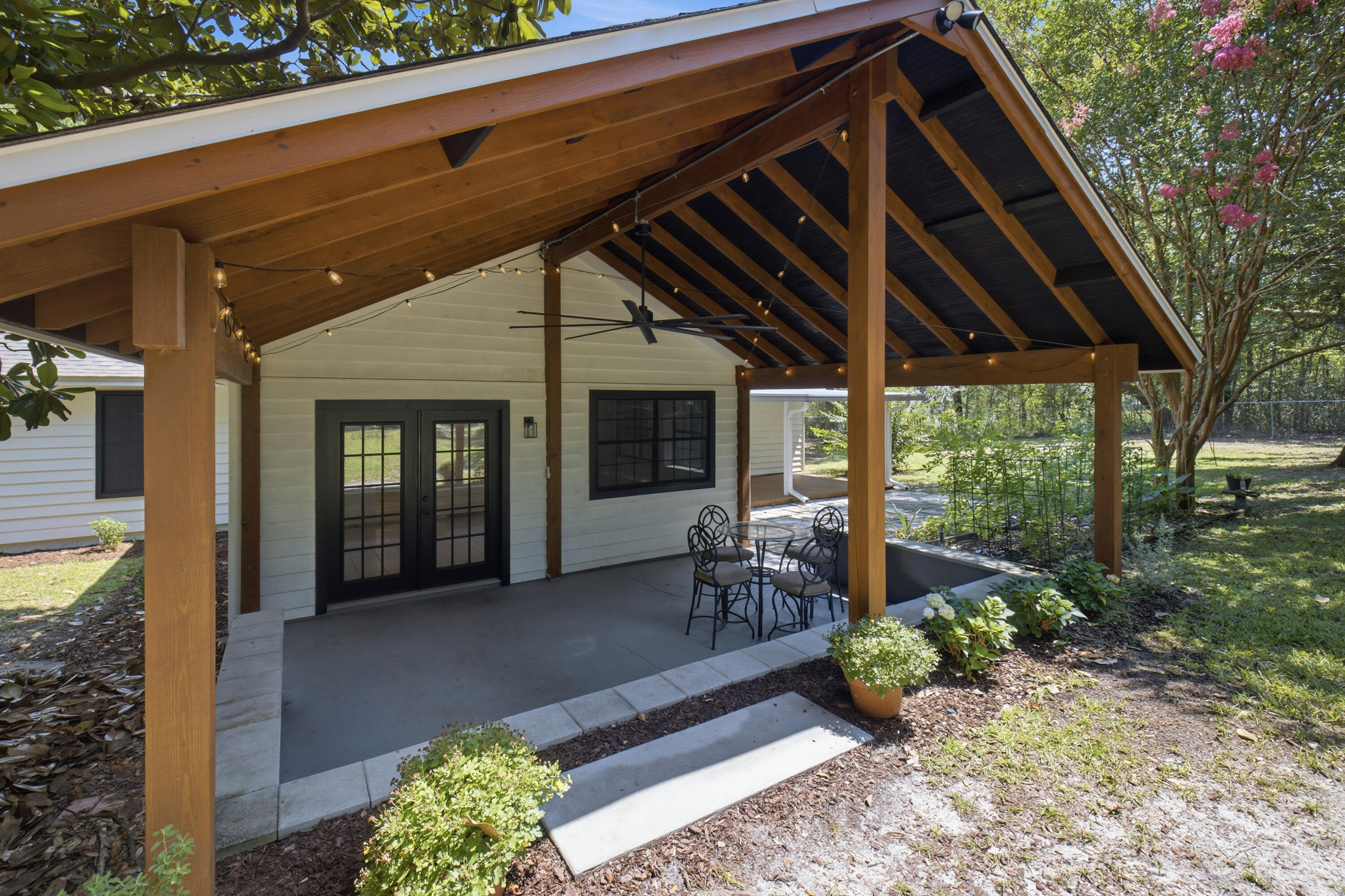 HICKORY SHORES - Residential