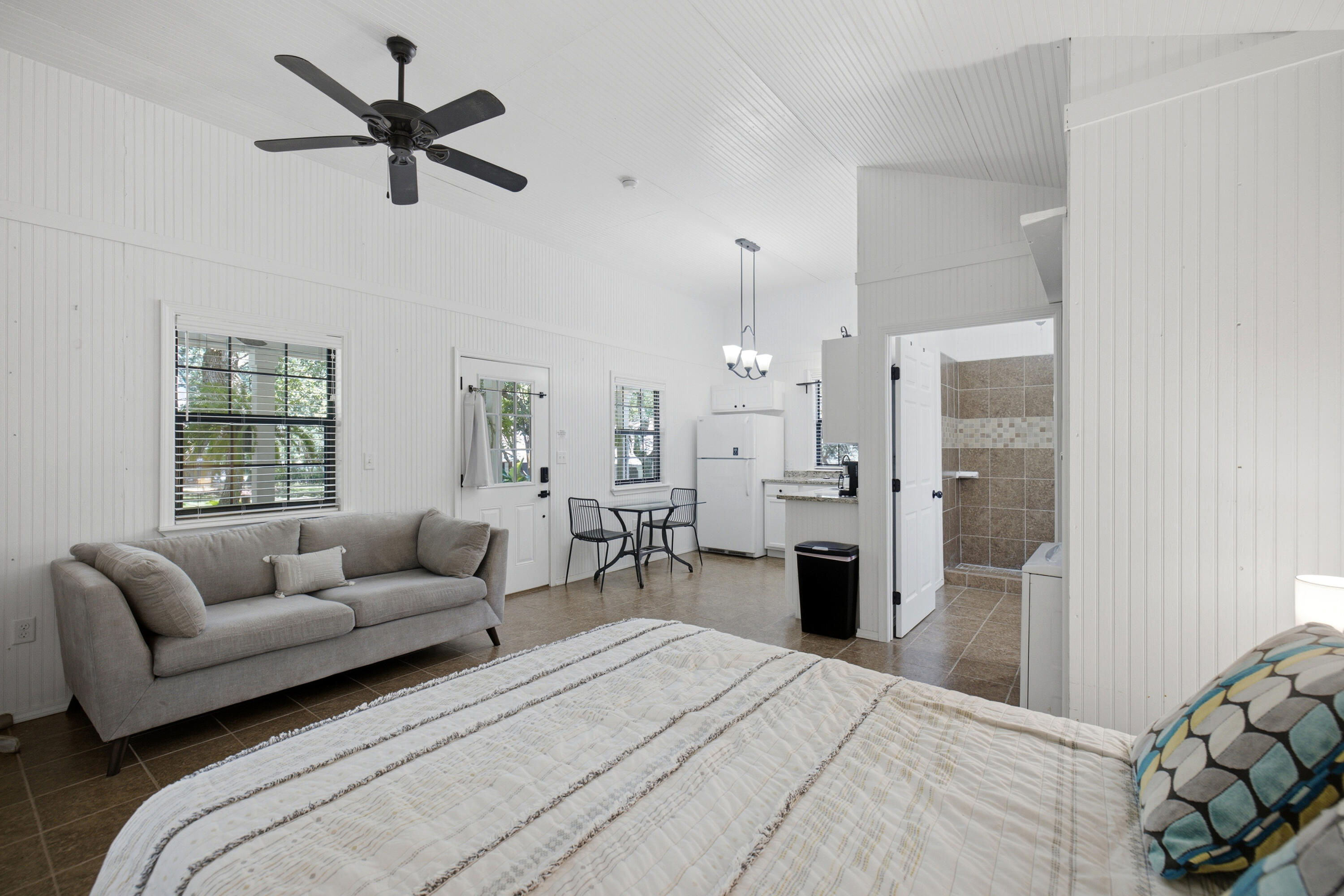 HICKORY SHORES - Residential