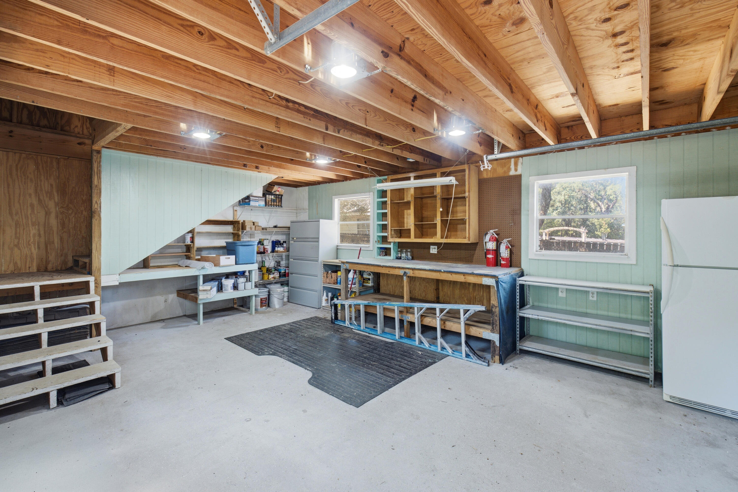 HICKORY SHORES - Residential