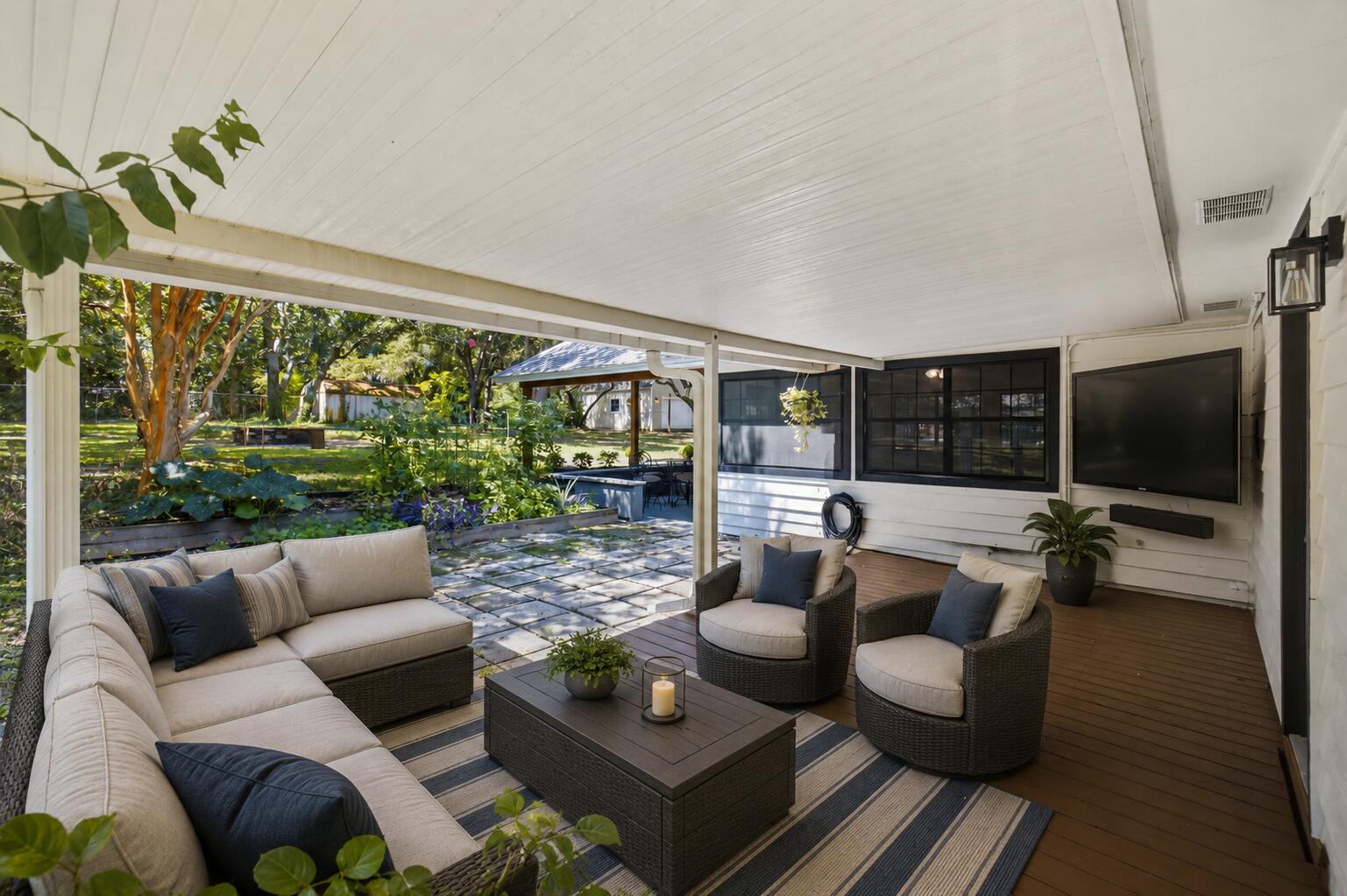 HICKORY SHORES - Residential