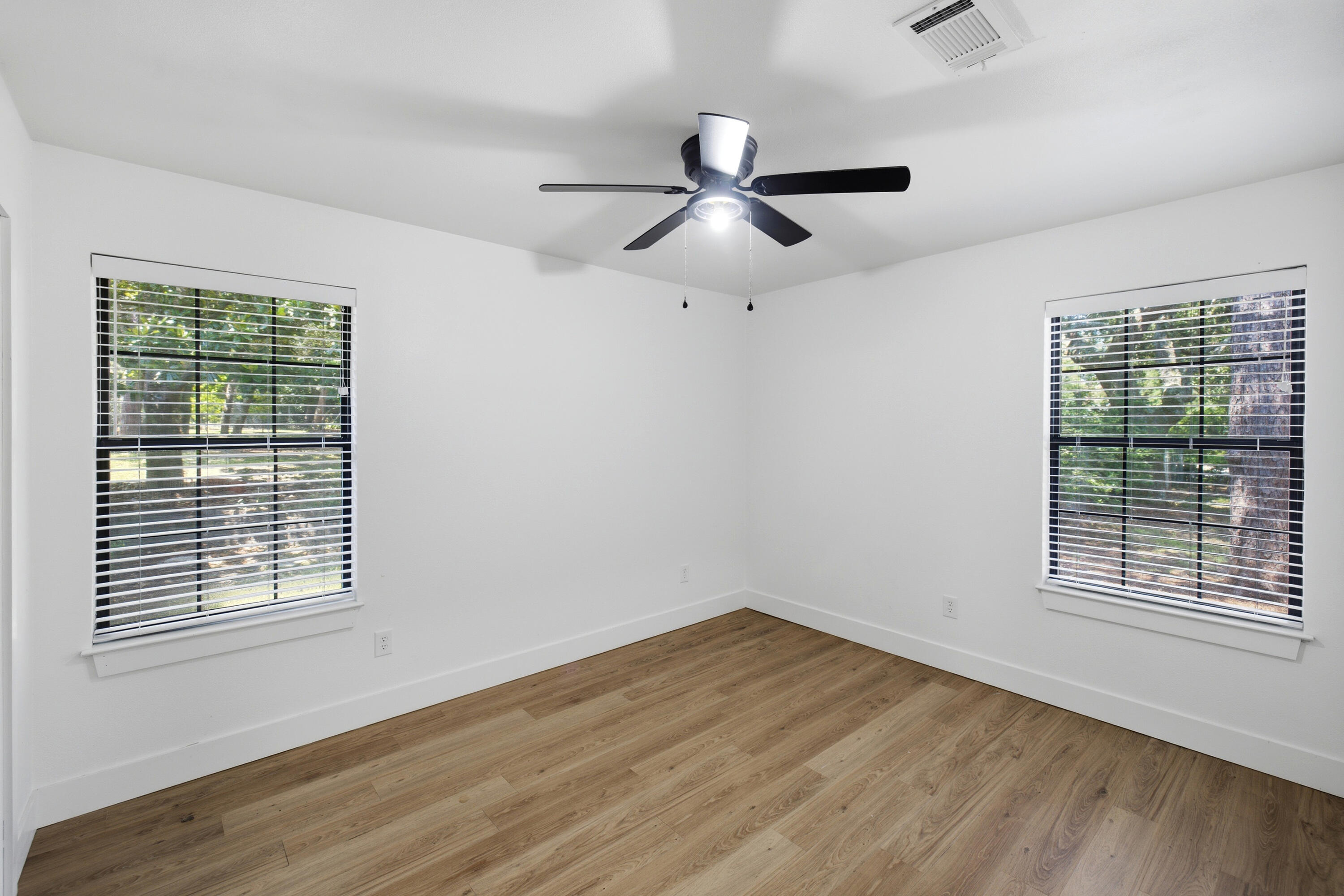 HICKORY SHORES - Residential