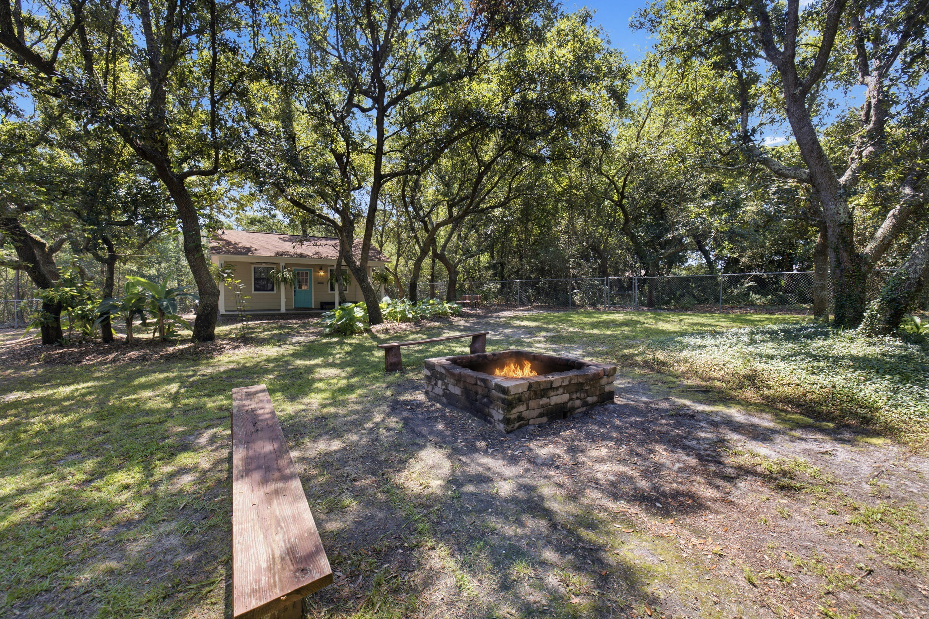 HICKORY SHORES - Residential