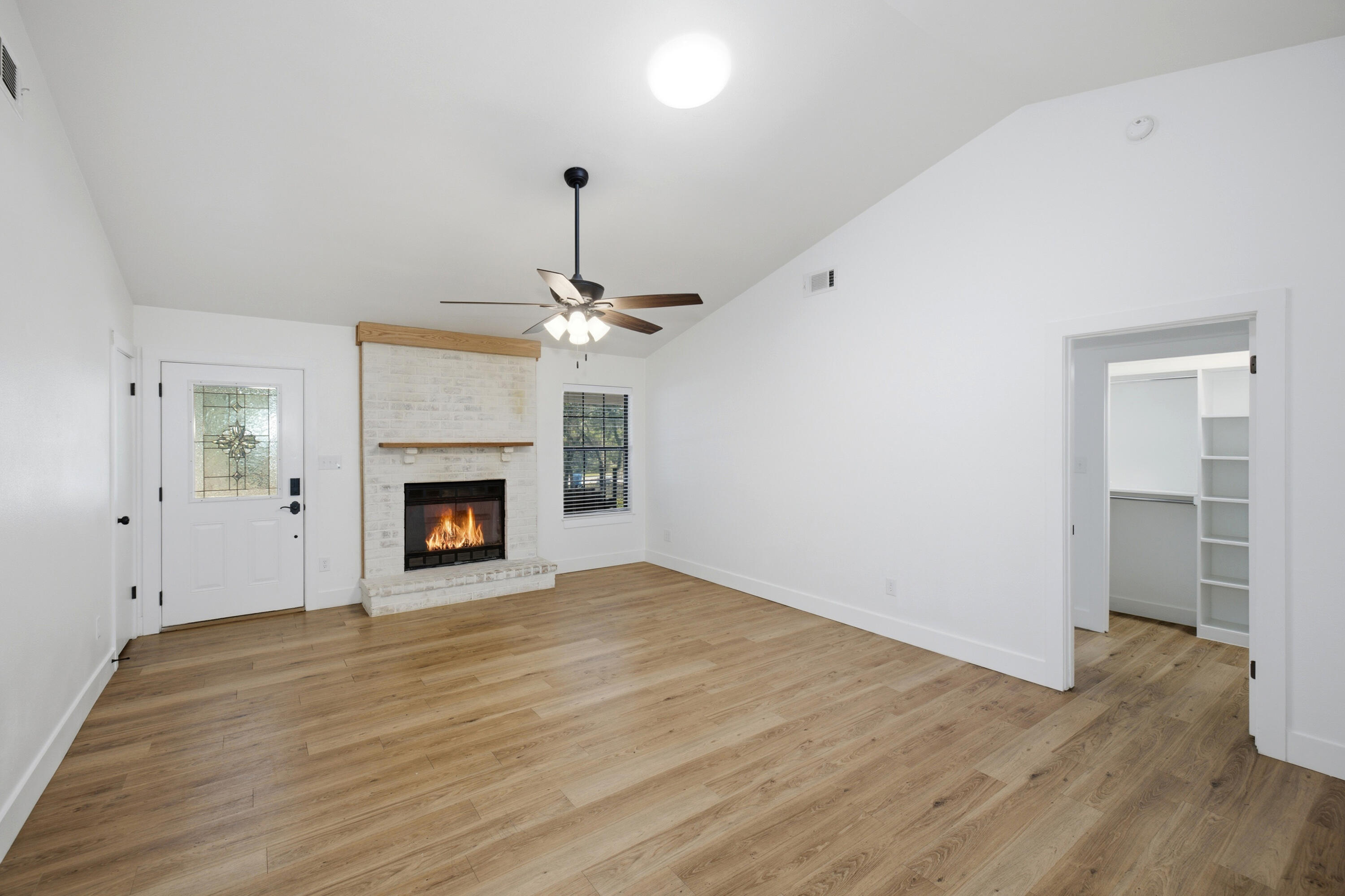 HICKORY SHORES - Residential