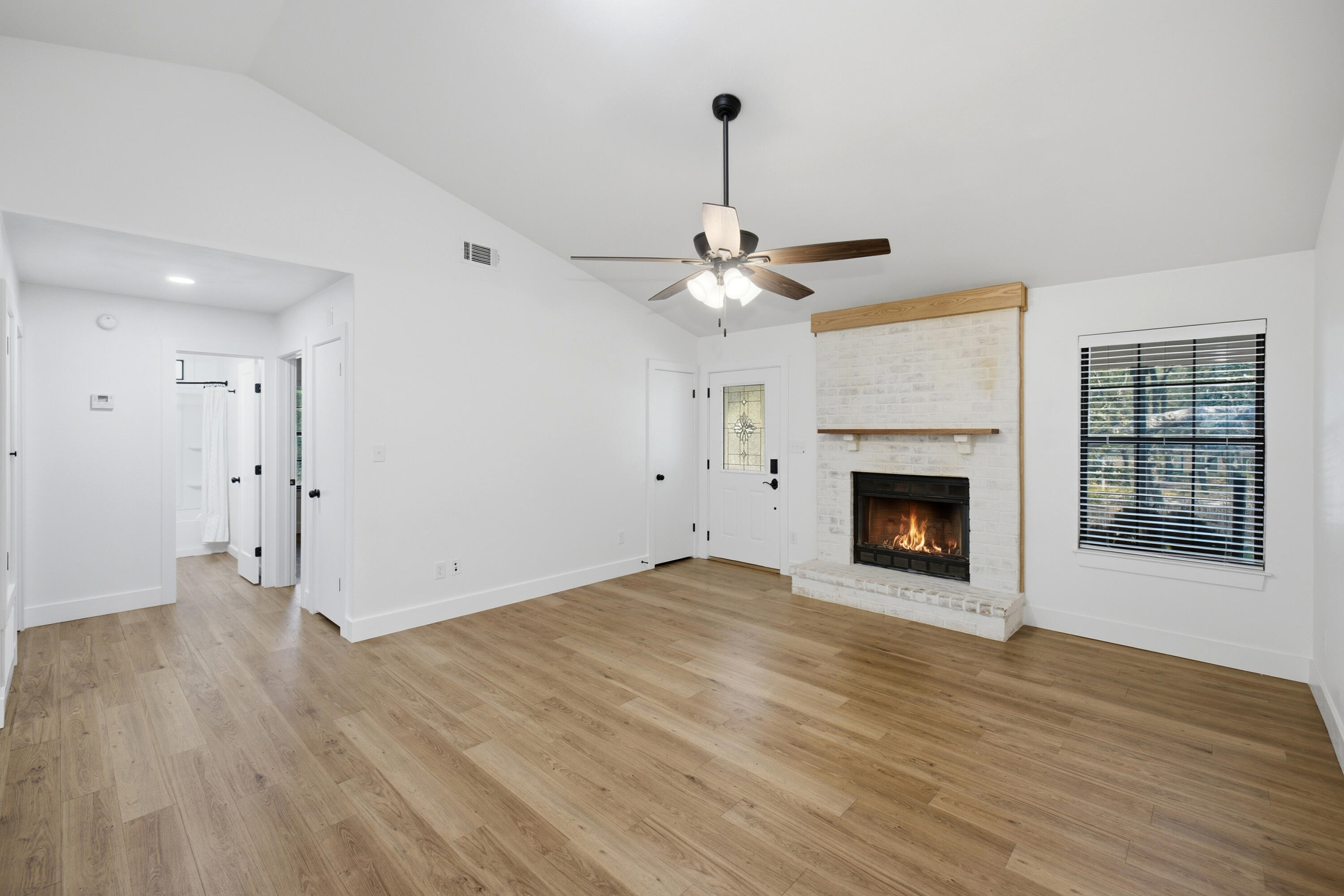 HICKORY SHORES - Residential