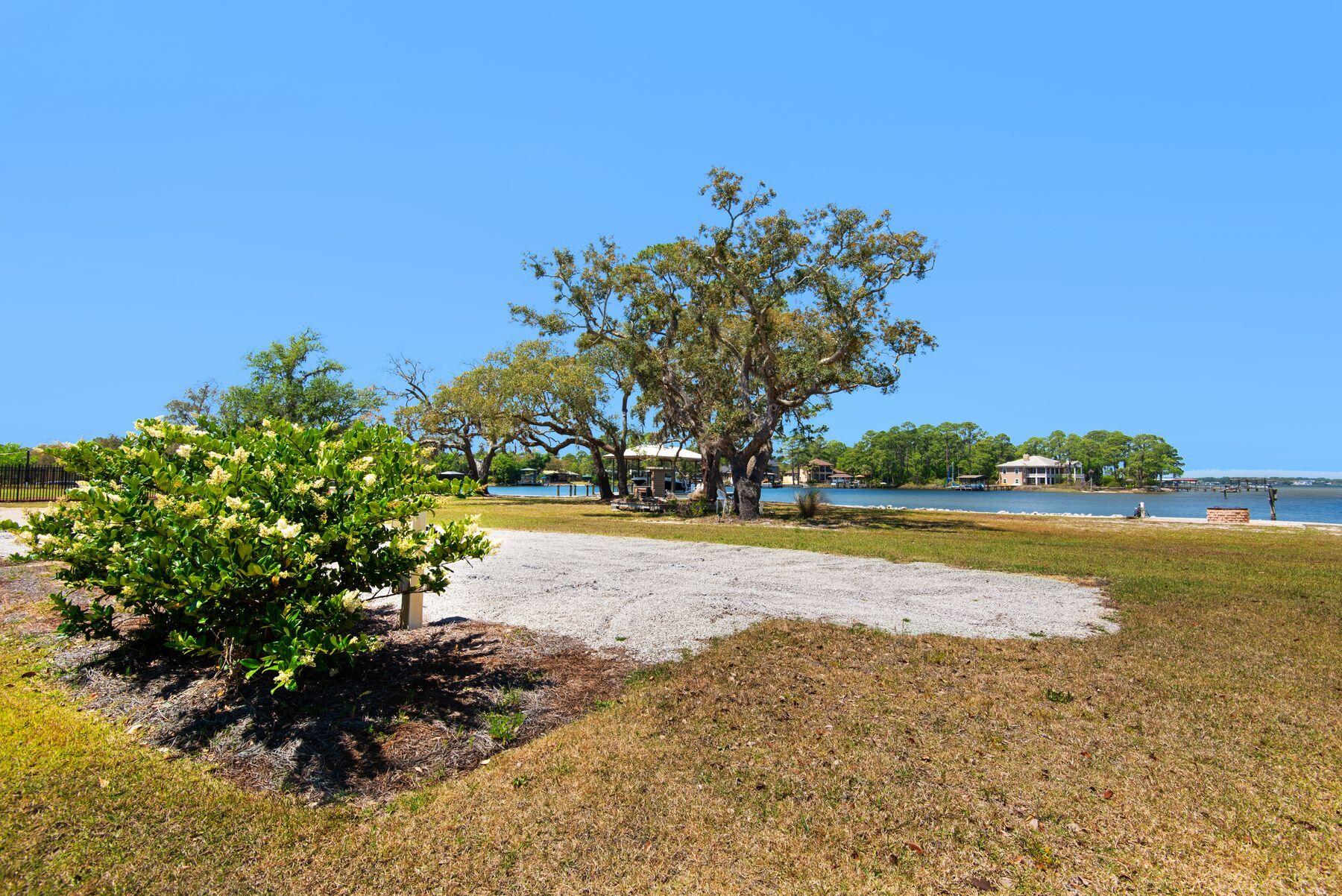 HEWETT BAYOU - Residential