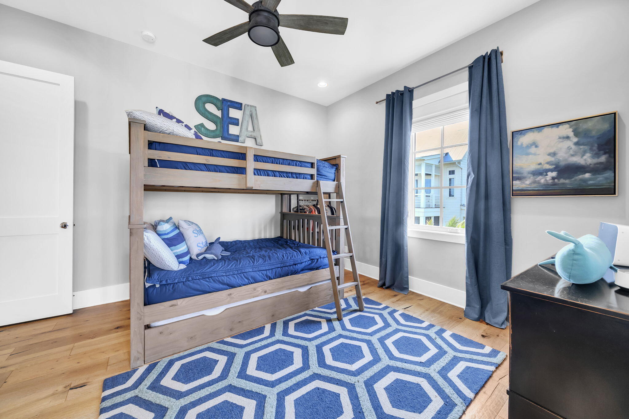BLUE MOUNTAIN BEACH - Residential