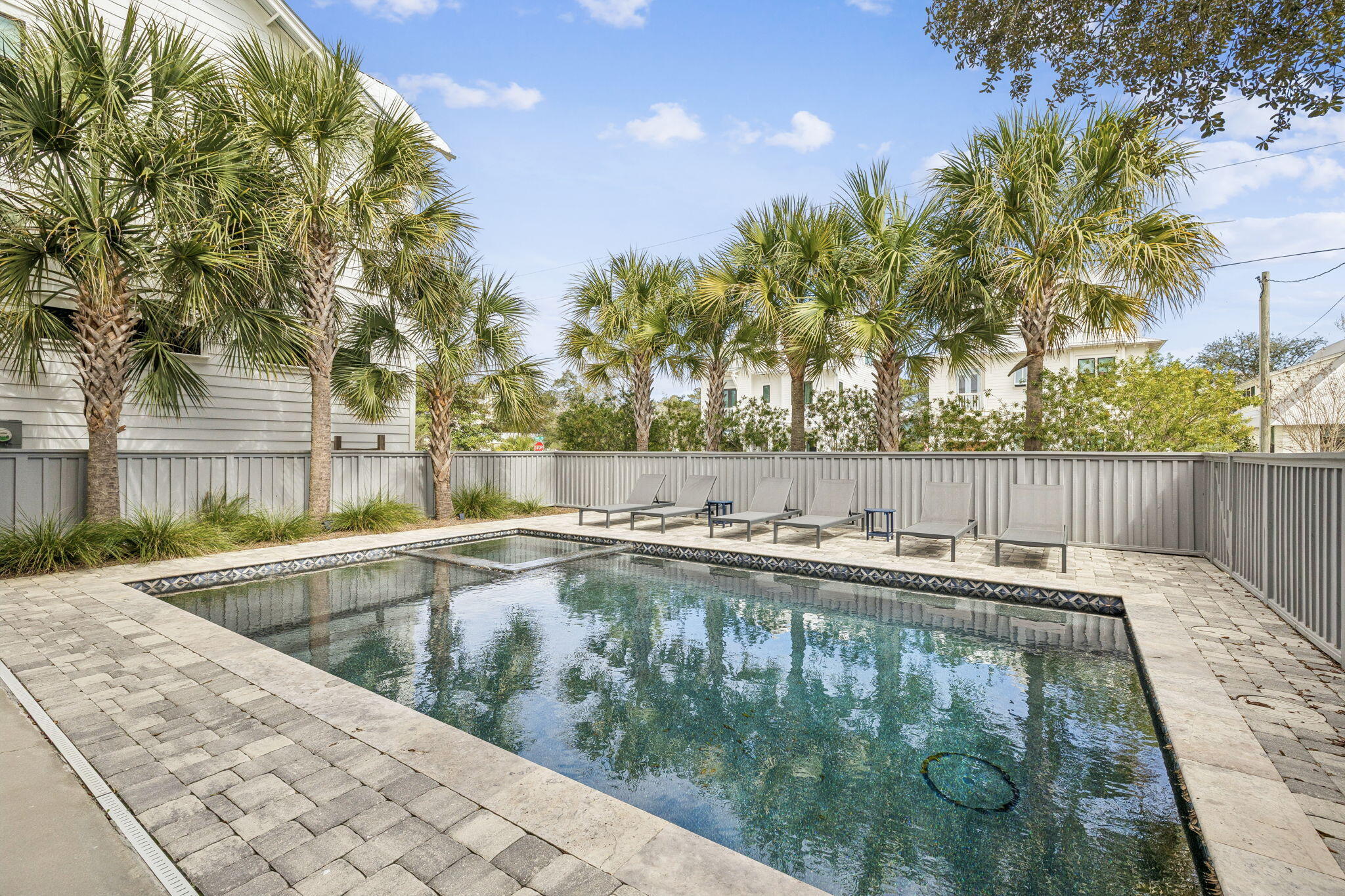 DALTON UNREC - Residential