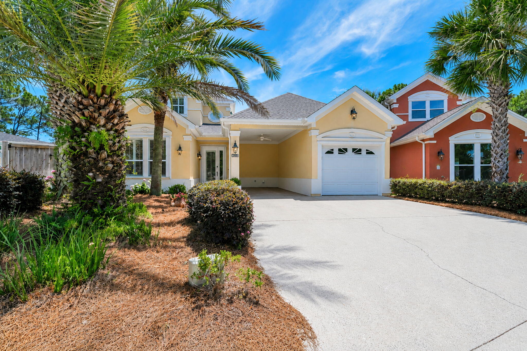 FAIRWAY VILLAS - Residential