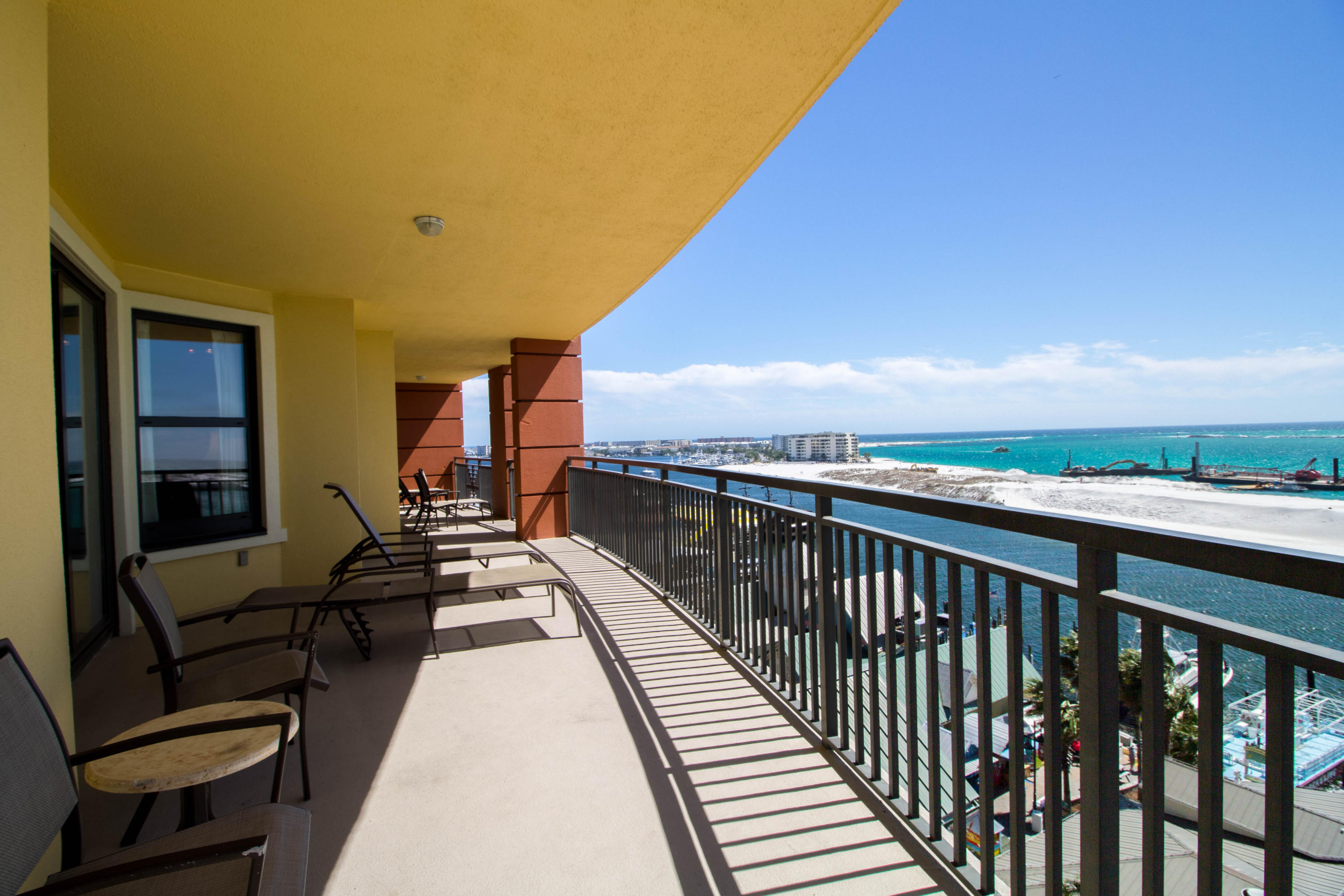 EMERALD GRANDE - Residential