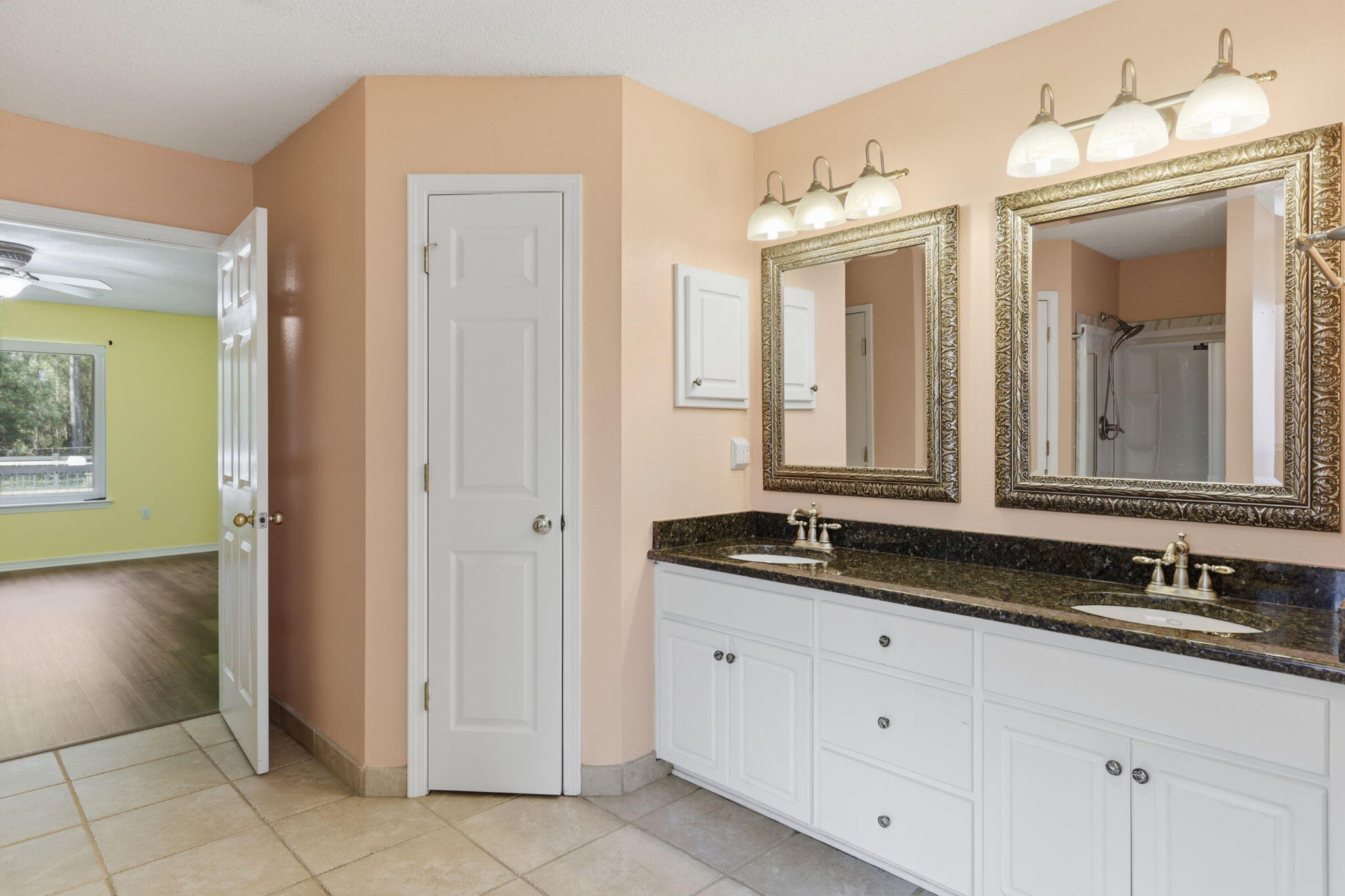 HAMPTON RIDGE - Residential