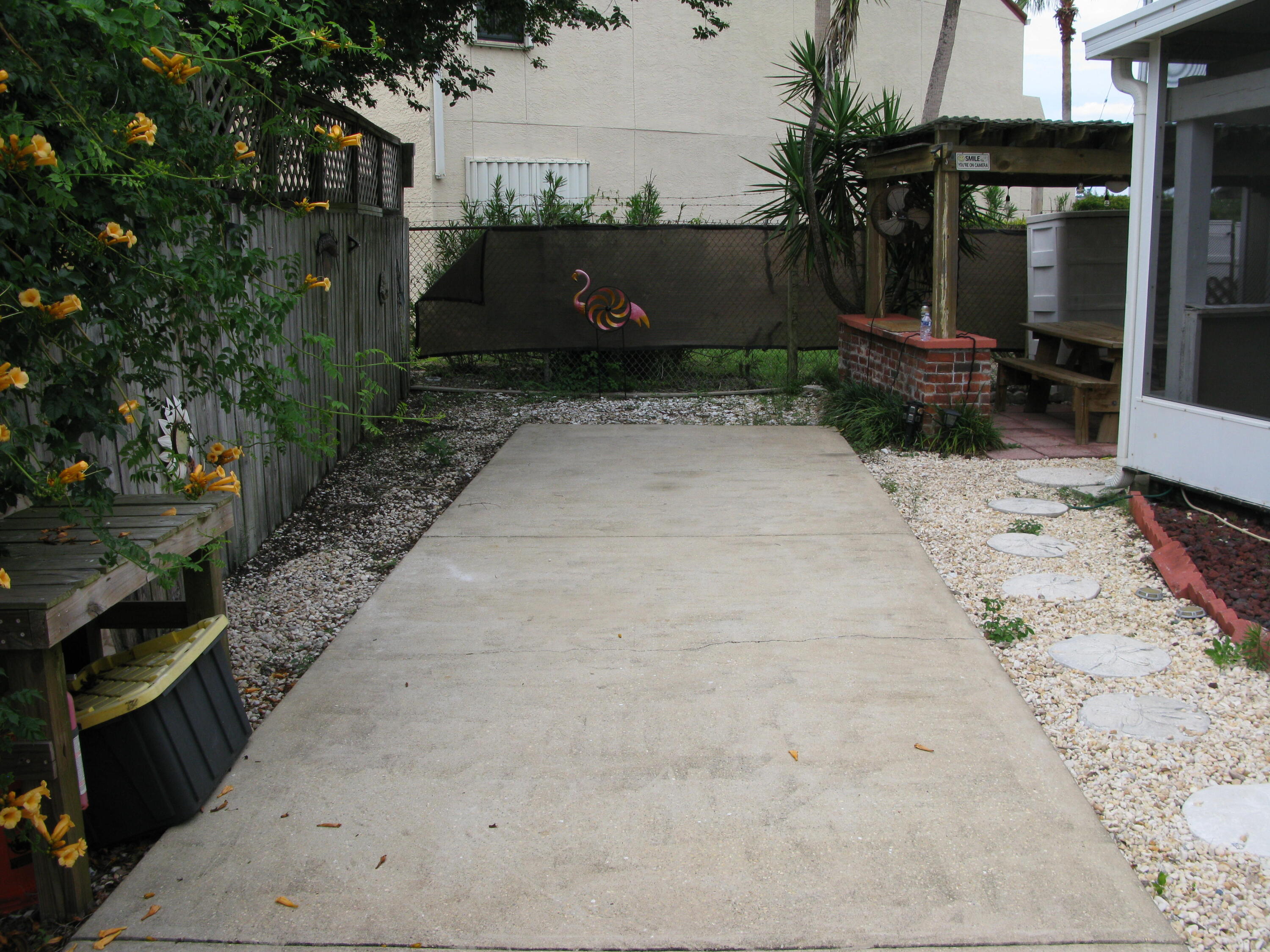 ANGLER AVENUE - Residential