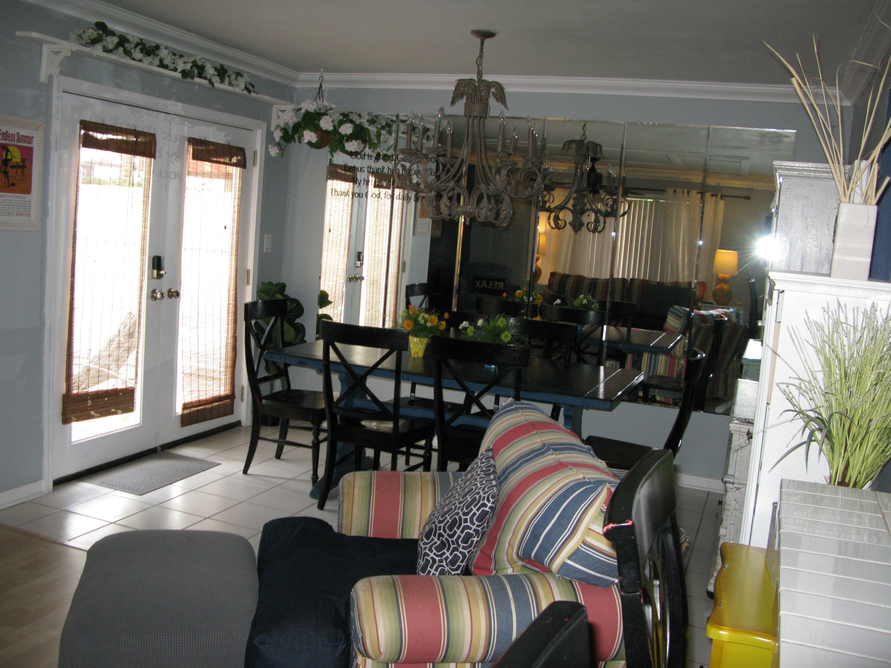 ANGLER AVENUE - Residential