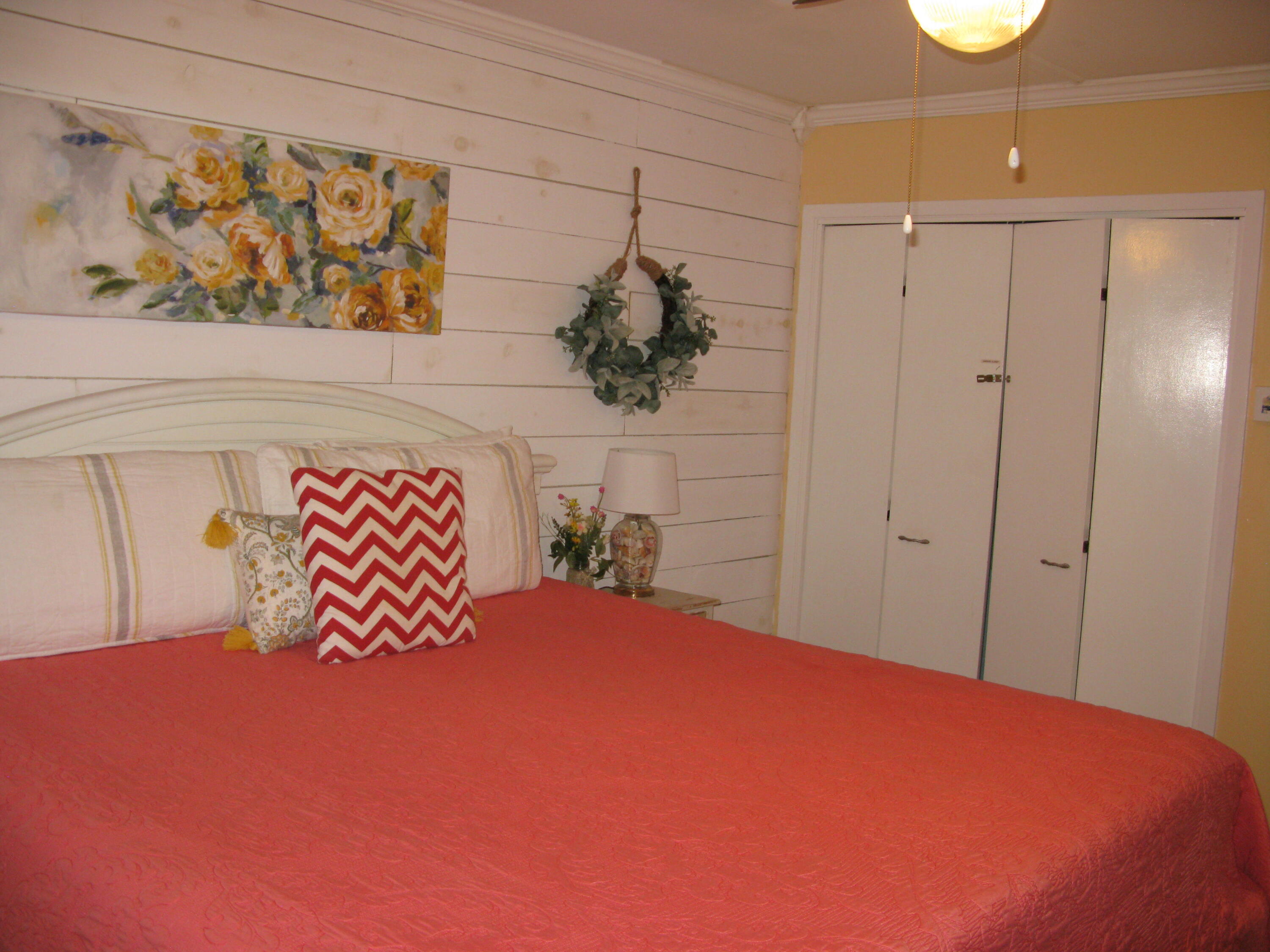 ANGLER AVENUE - Residential