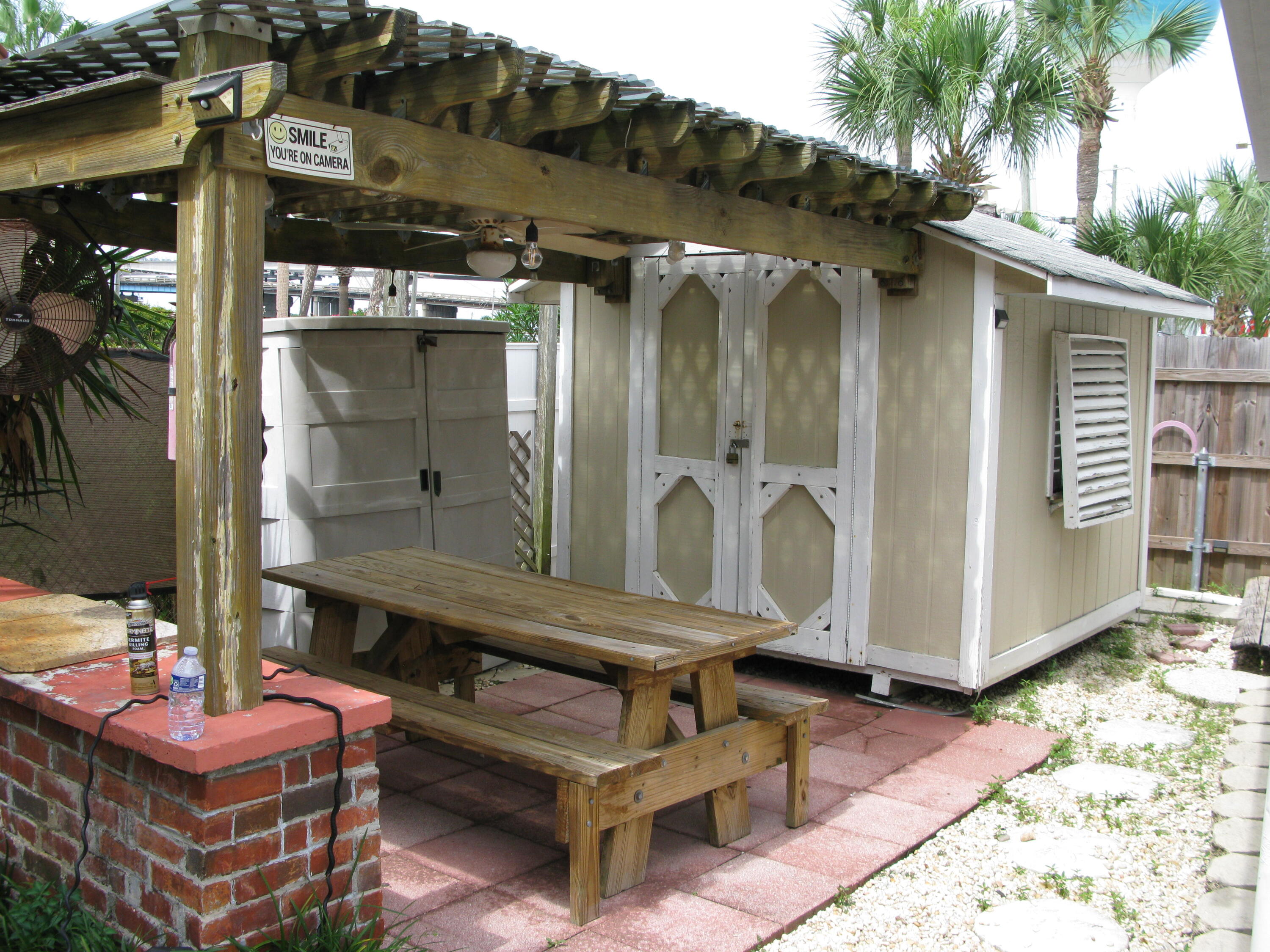 ANGLER AVENUE - Residential