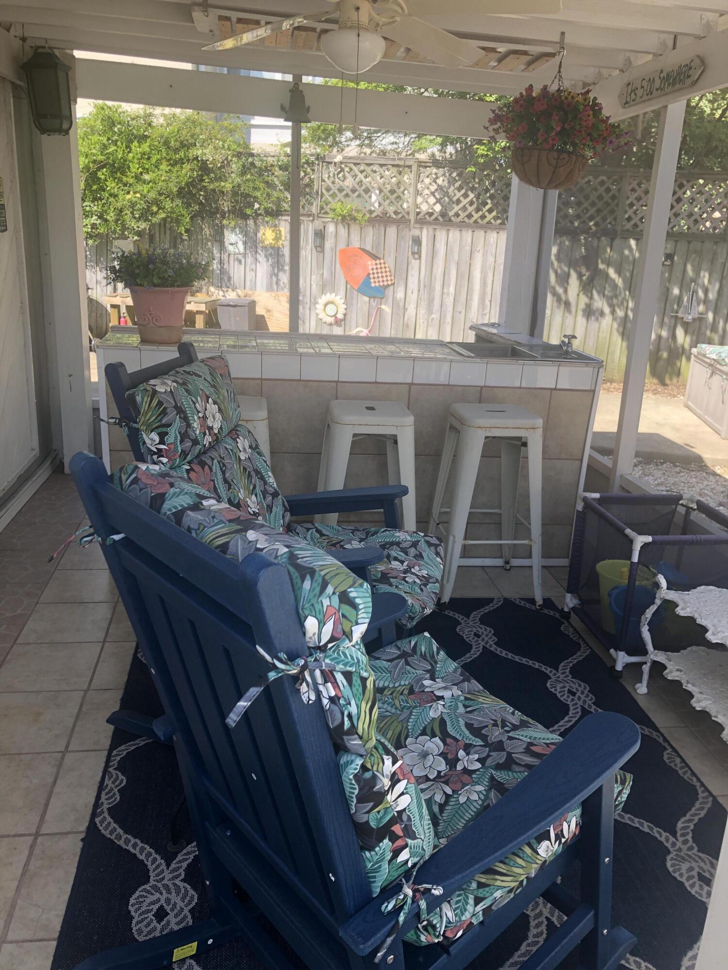 ANGLER AVENUE - Residential