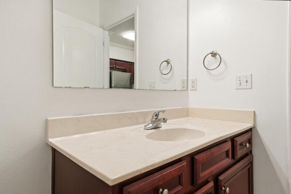 Hadleigh Hills - Residential Lease