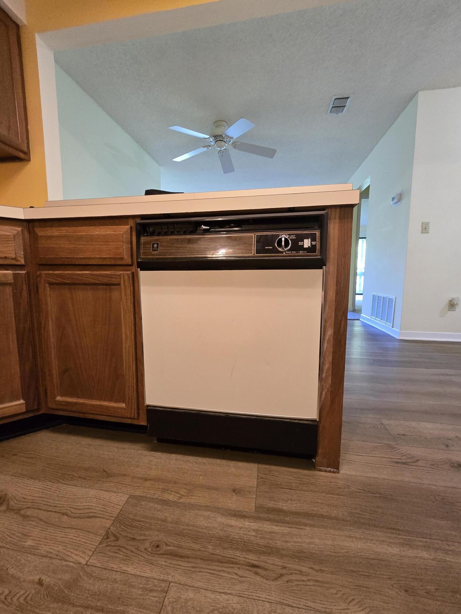 GARDEN OAKS CONDO UNIT 5202 - Residential