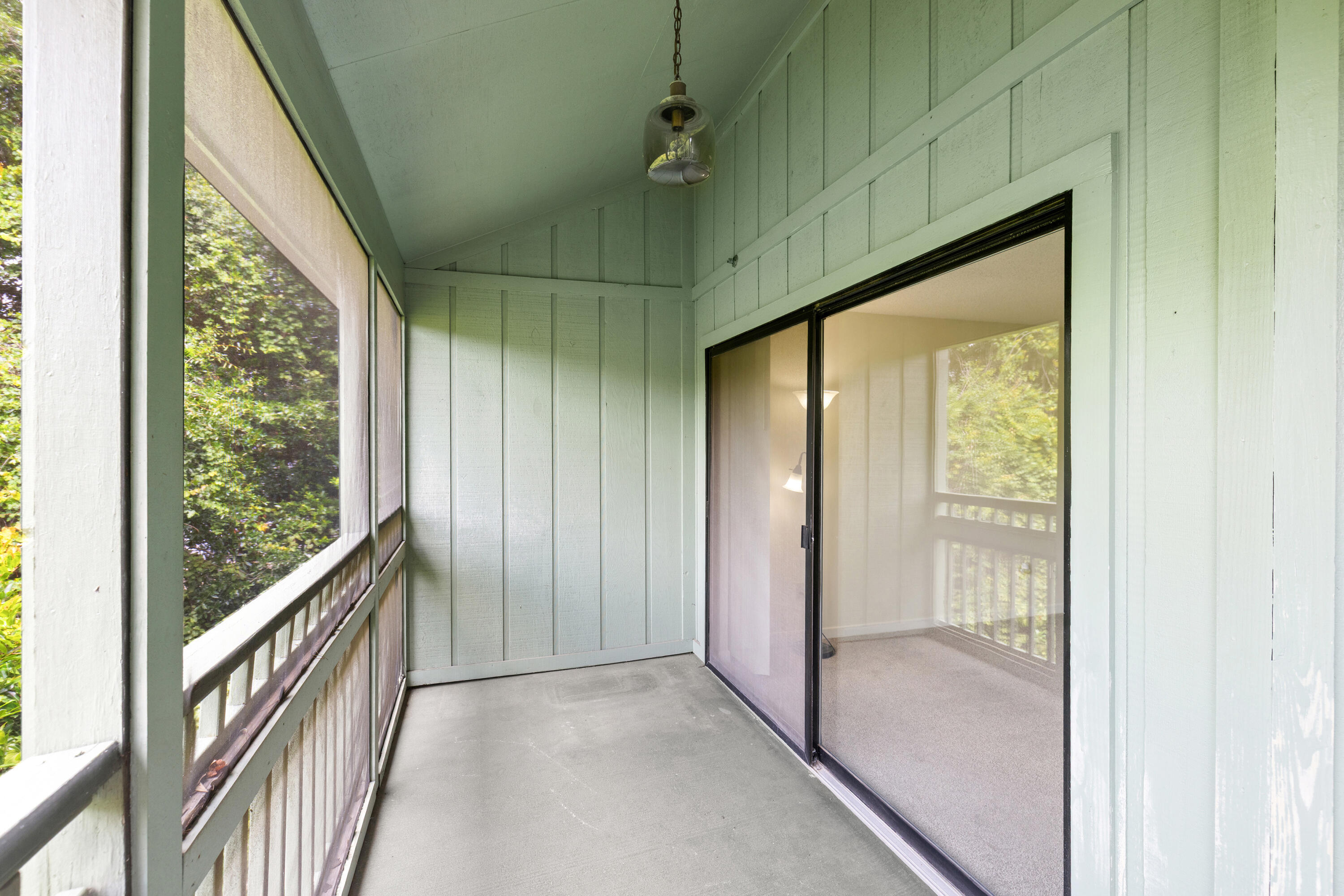 GARDEN OAKS CONDO UNIT 5202 - Residential