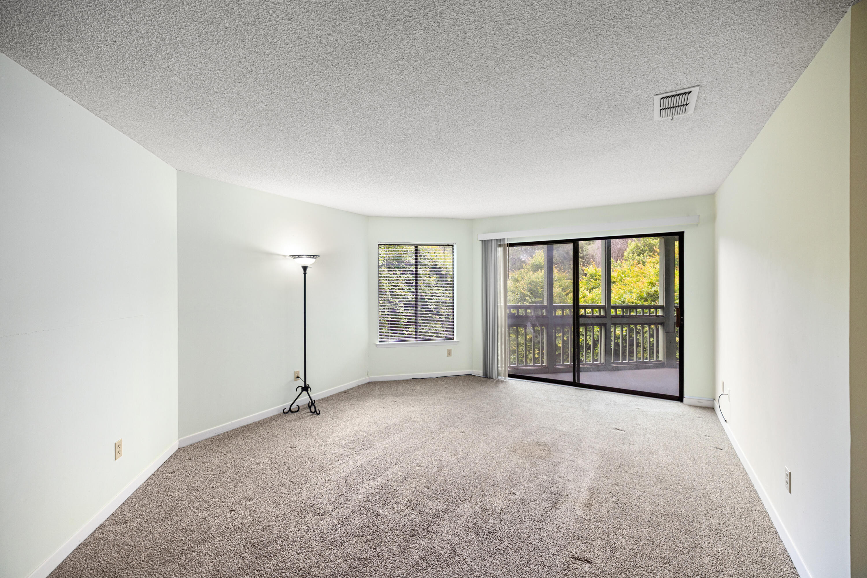 GARDEN OAKS CONDO UNIT 5202 - Residential