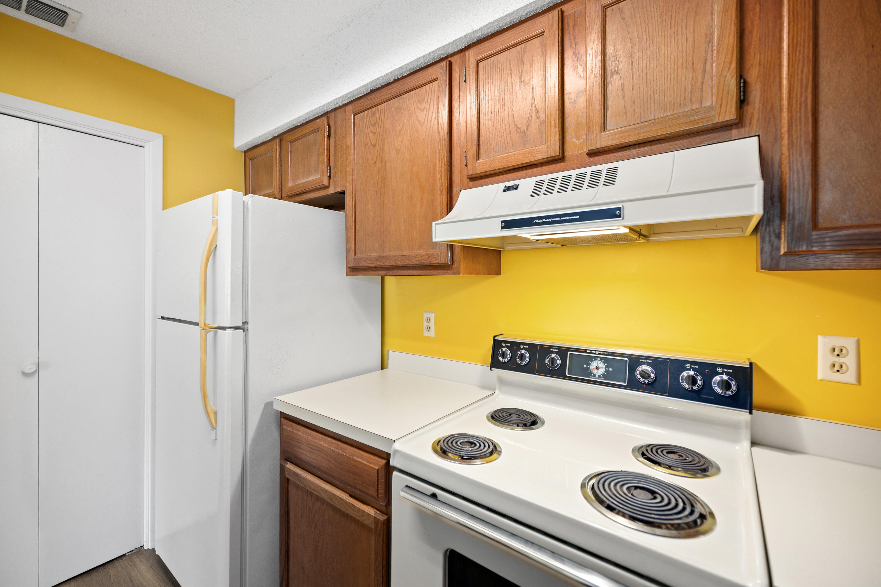 GARDEN OAKS CONDO UNIT 5202 - Residential