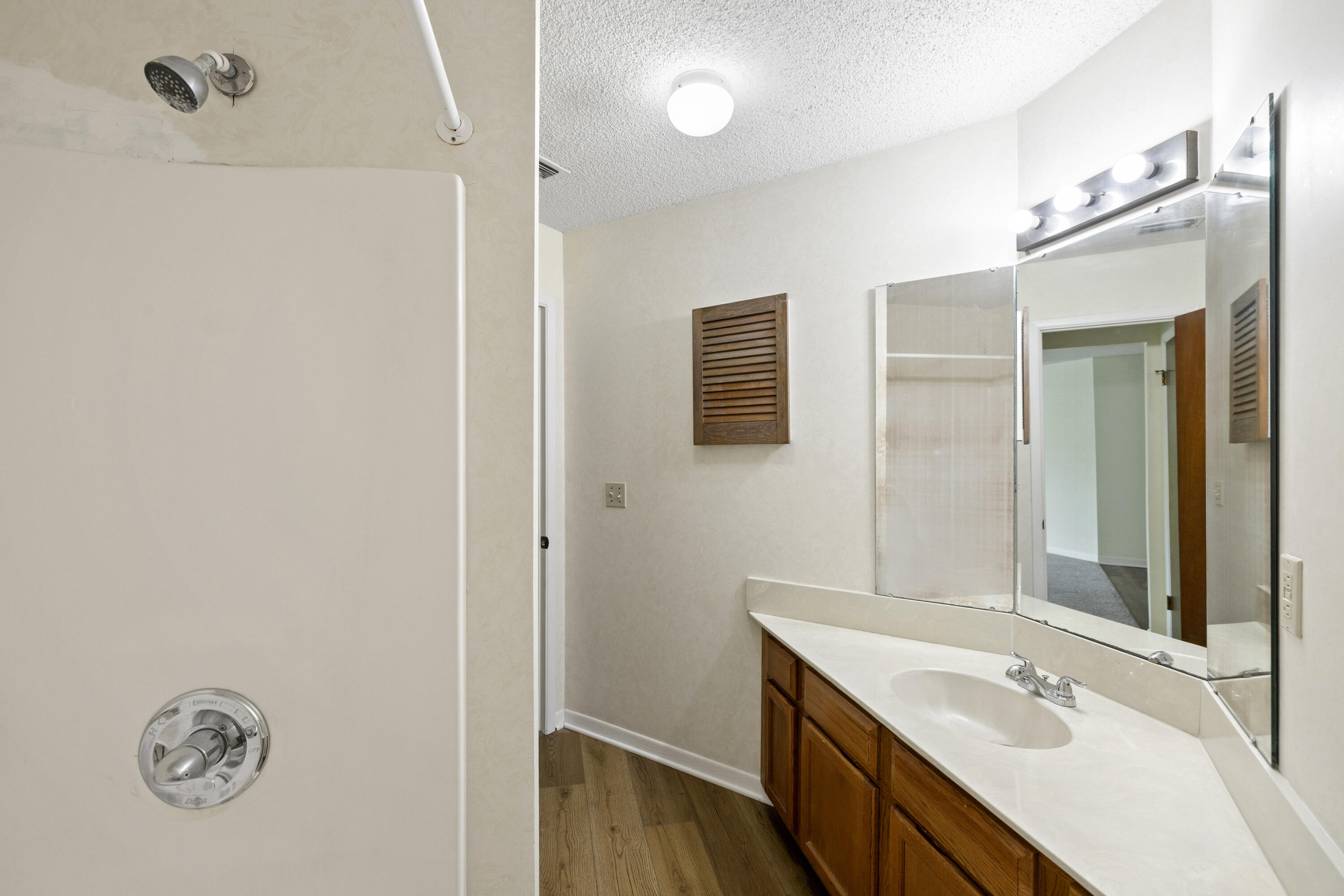 GARDEN OAKS CONDO UNIT 5202 - Residential
