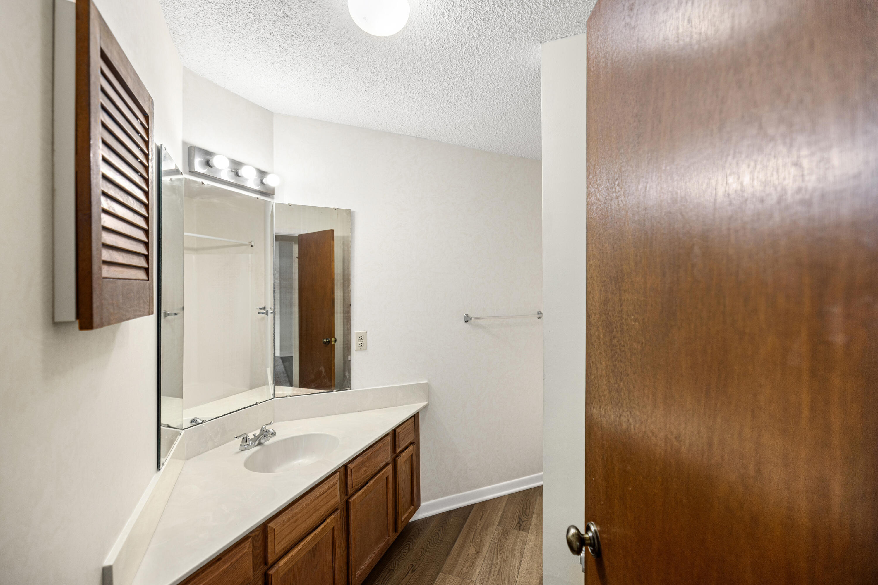 GARDEN OAKS CONDO UNIT 5202 - Residential