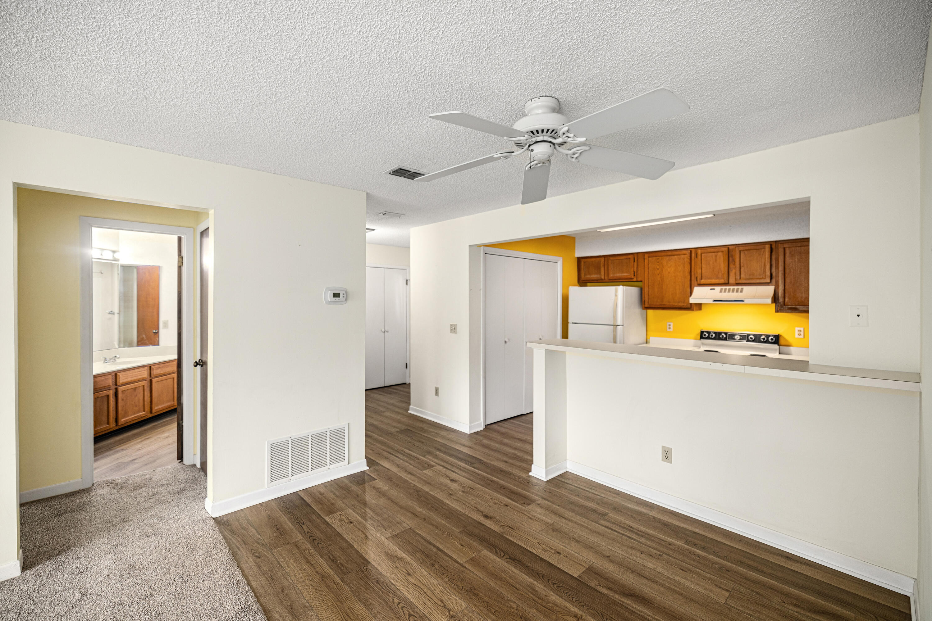 GARDEN OAKS CONDO UNIT 5202 - Residential