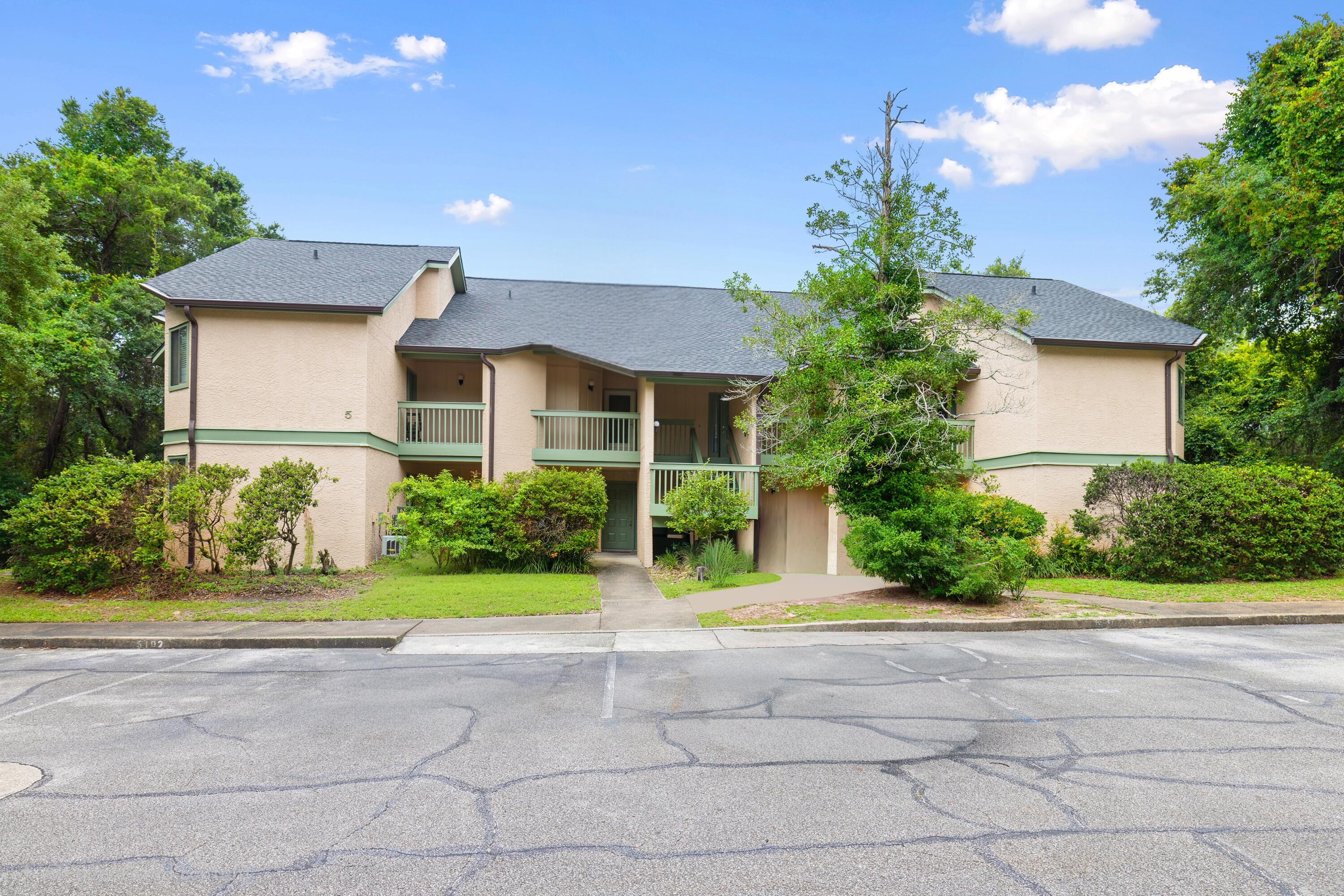 GARDEN OAKS CONDO UNIT 5202 - Residential